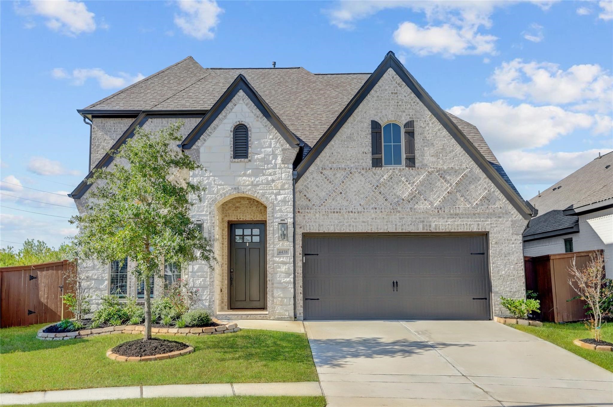 4438 Peloton Road, Iowa Colony, TX 77583