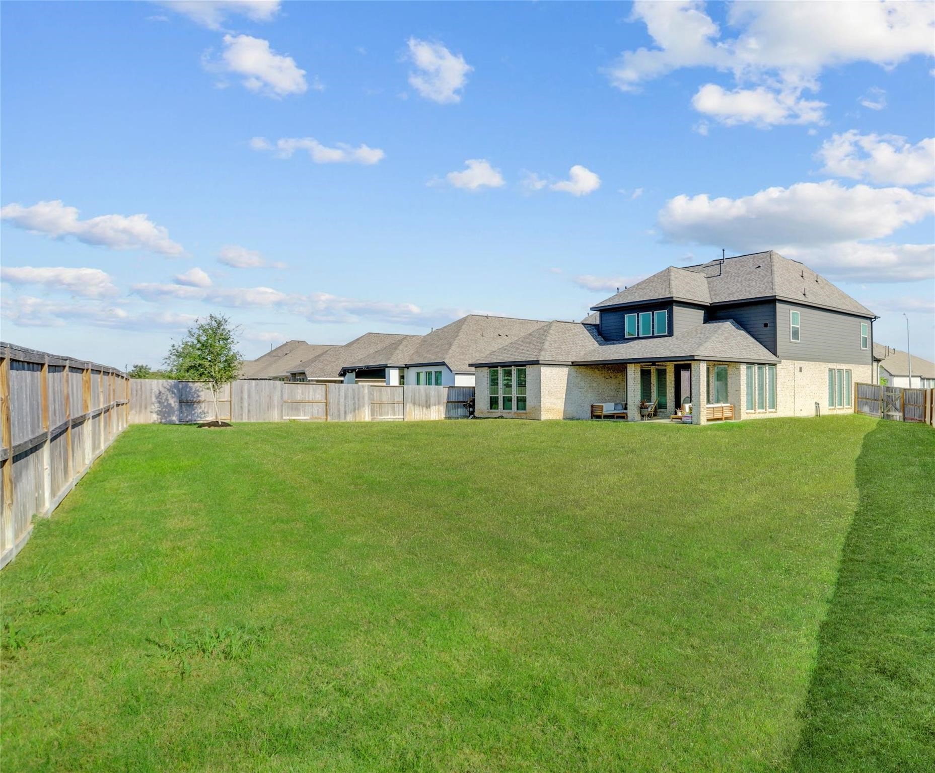 4438 Peloton Road, Iowa Colony, TX 77583
