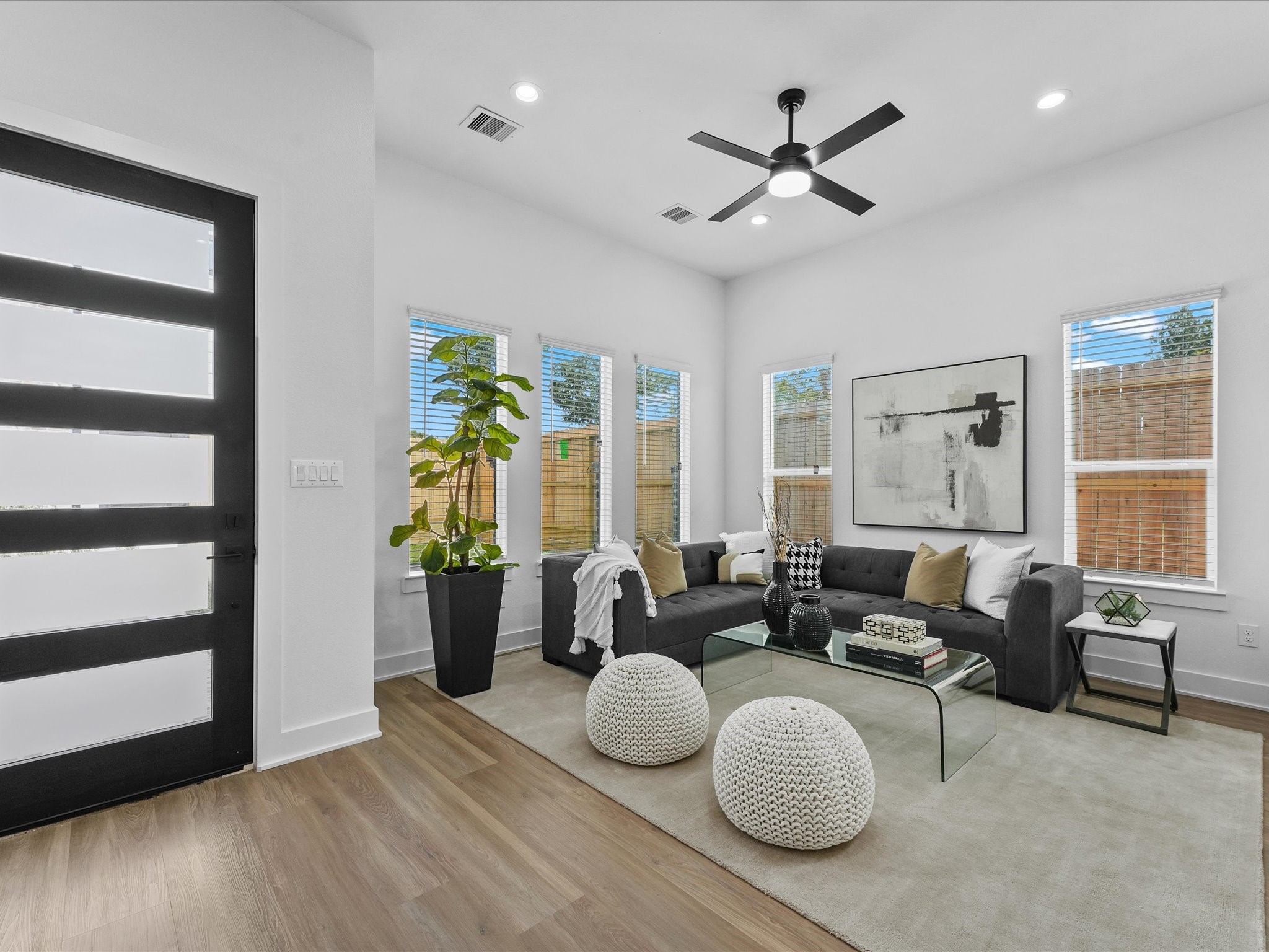 2590 W Tidwell Road, Houston, TX 77091