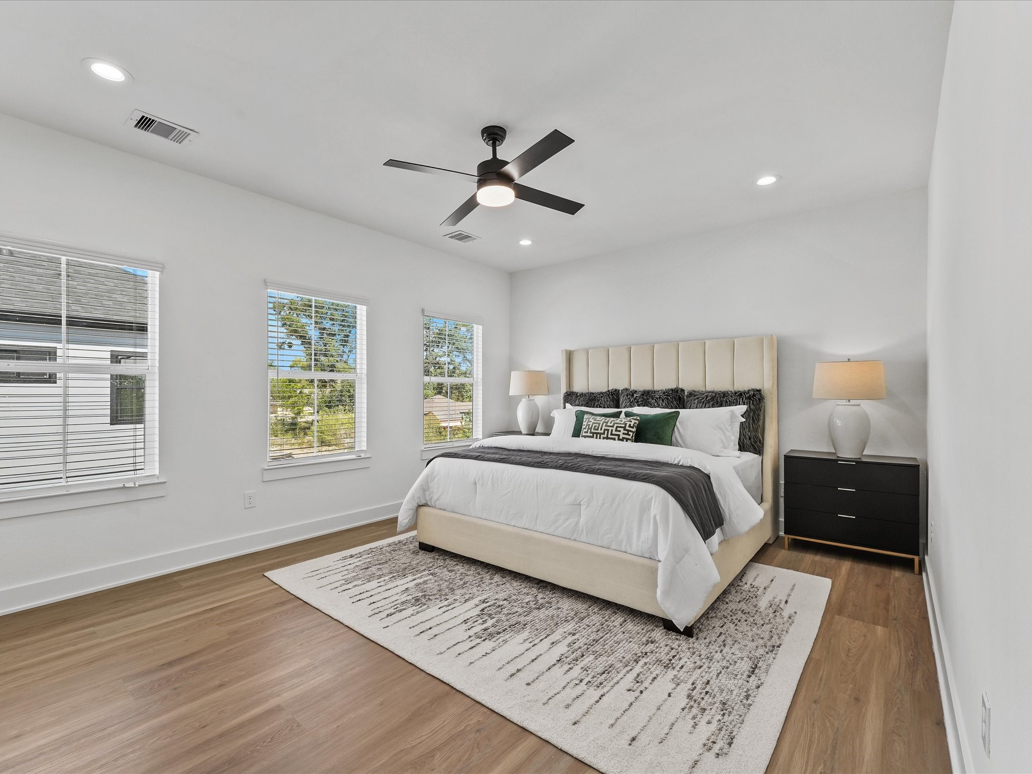 2590 W Tidwell Road, Houston, TX 77091