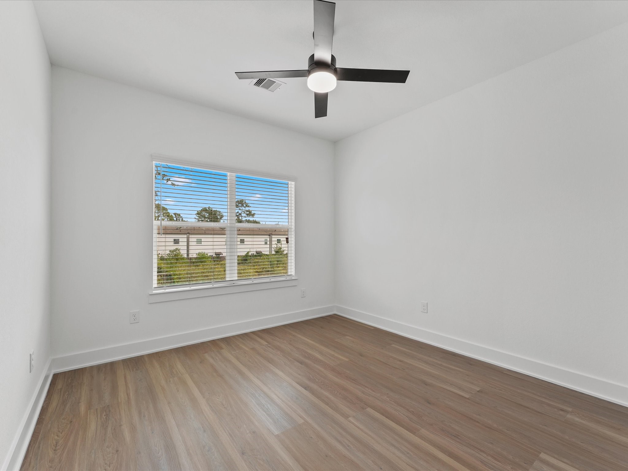 2590 W Tidwell Road, Houston, TX 77091