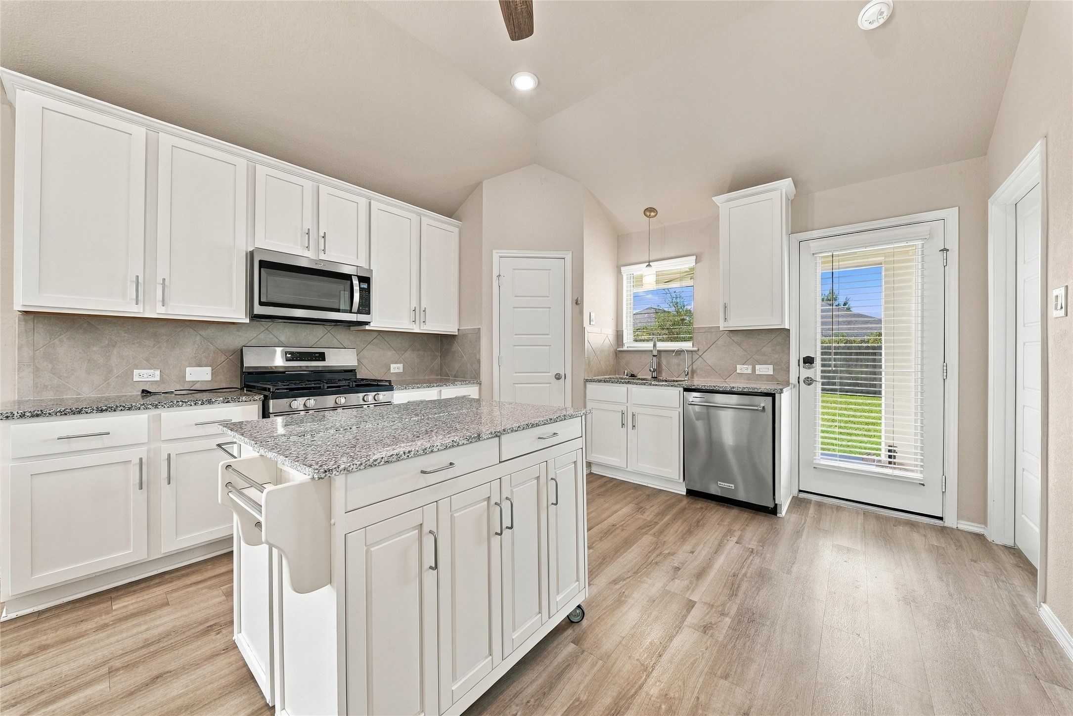 421 Camas Creek Lane, Magnolia, TX 77354