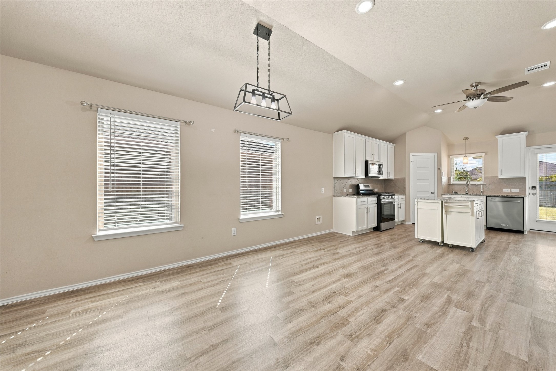 421 Camas Creek Lane, Magnolia, TX 77354