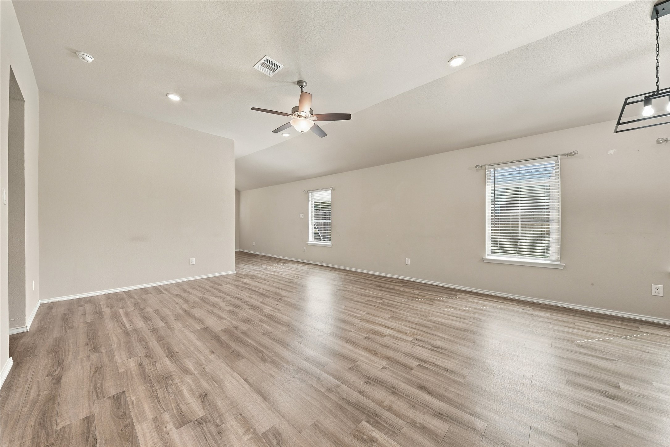 421 Camas Creek Lane, Magnolia, TX 77354