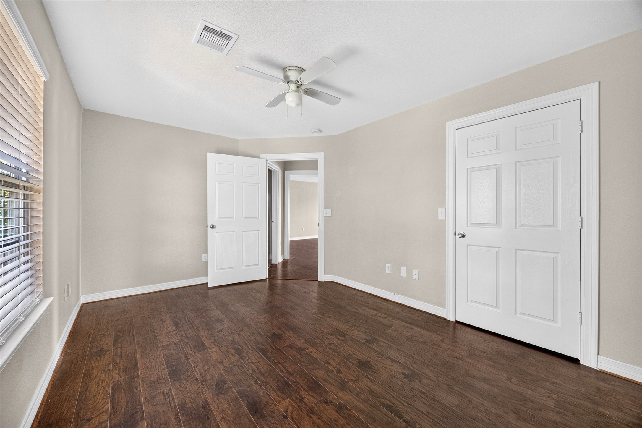 2820 28th Avenue N, Texas City, TX 77590