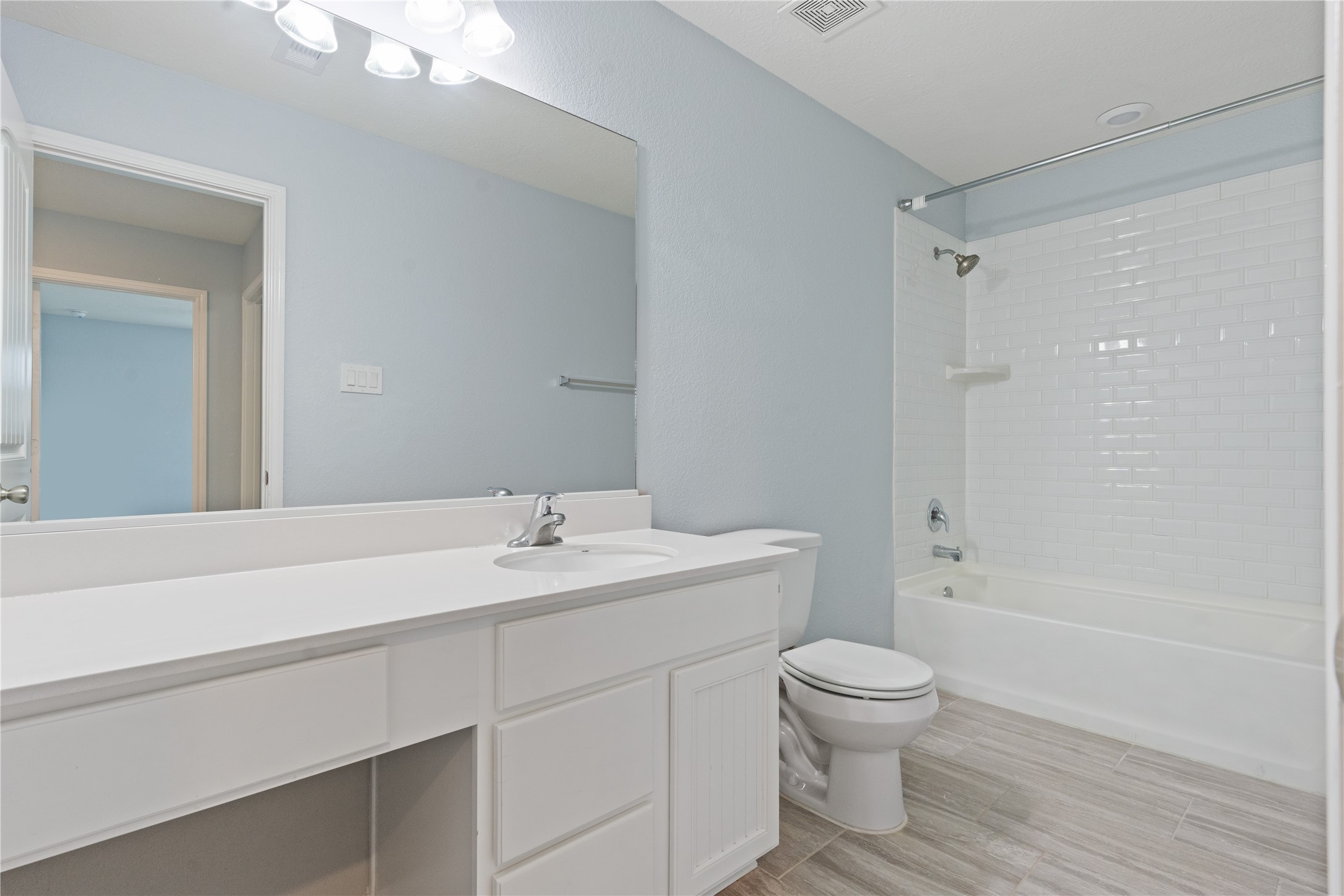 2nd bathroom on 2nd floor