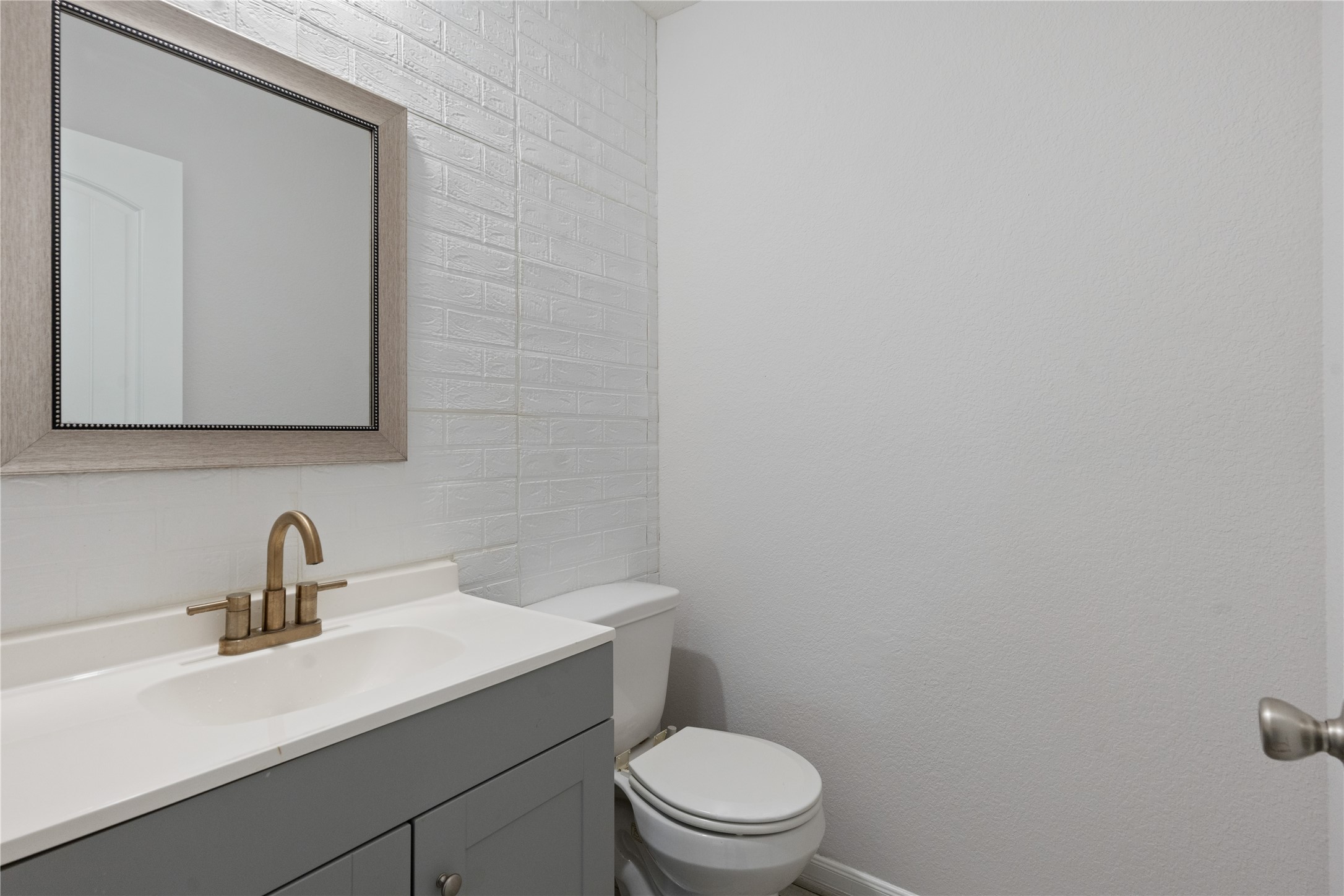 Half bathroom on 1st floor view