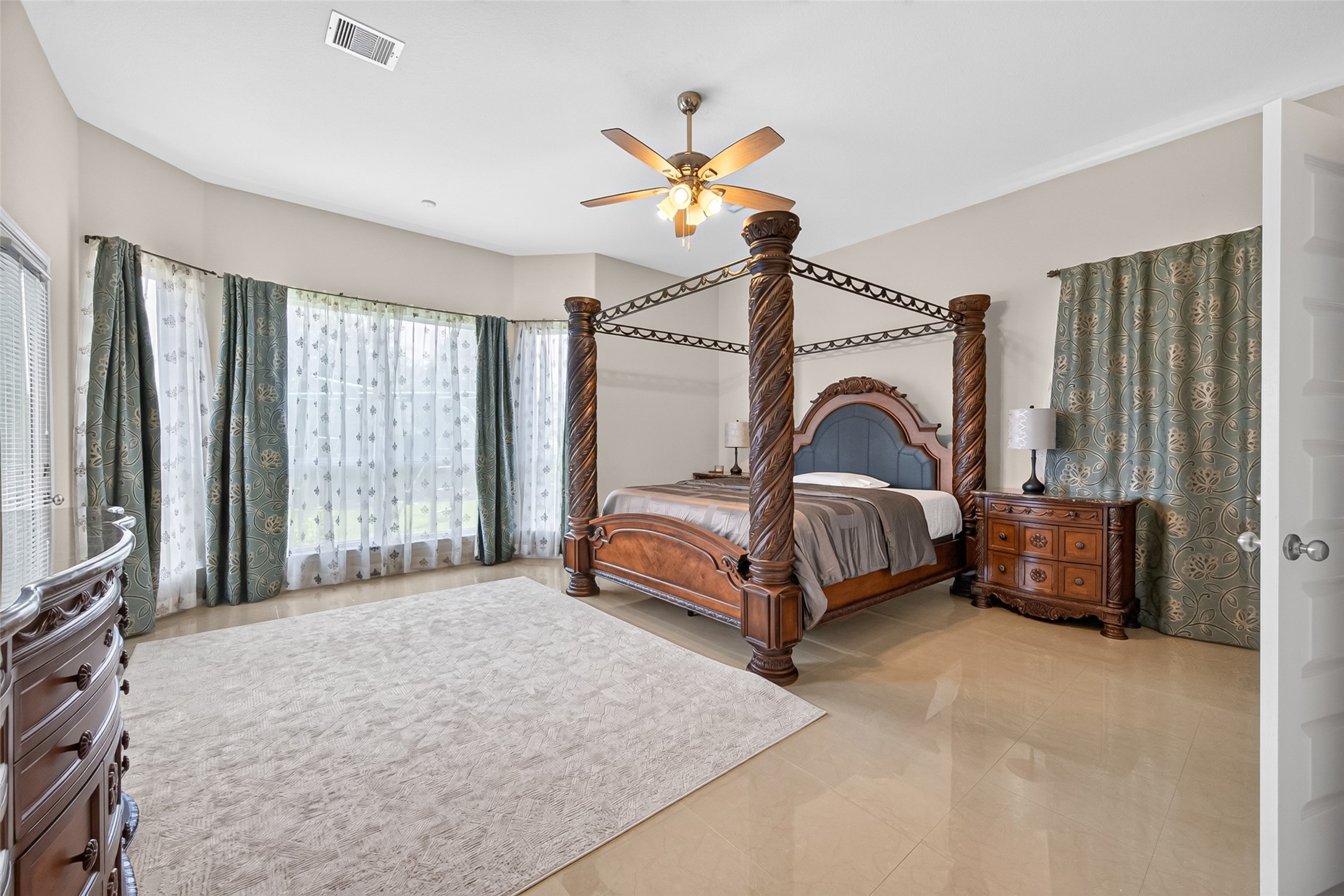 4619 Rockton Hills Lane, Sugar Land, TX 77479