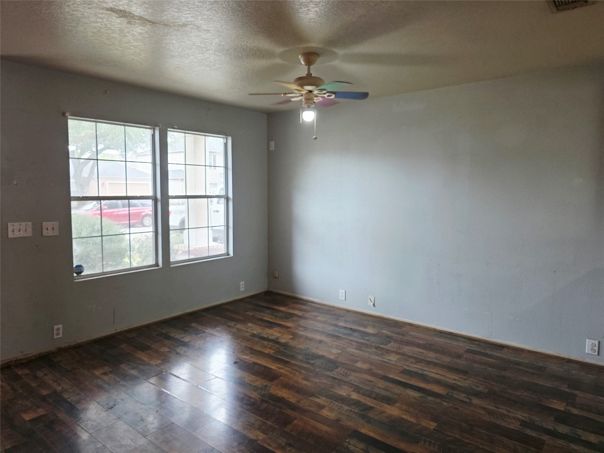 811 Grand Plains Drive, Houston, TX 77090 811 Grand Plains Drive, Houston, TX 77090