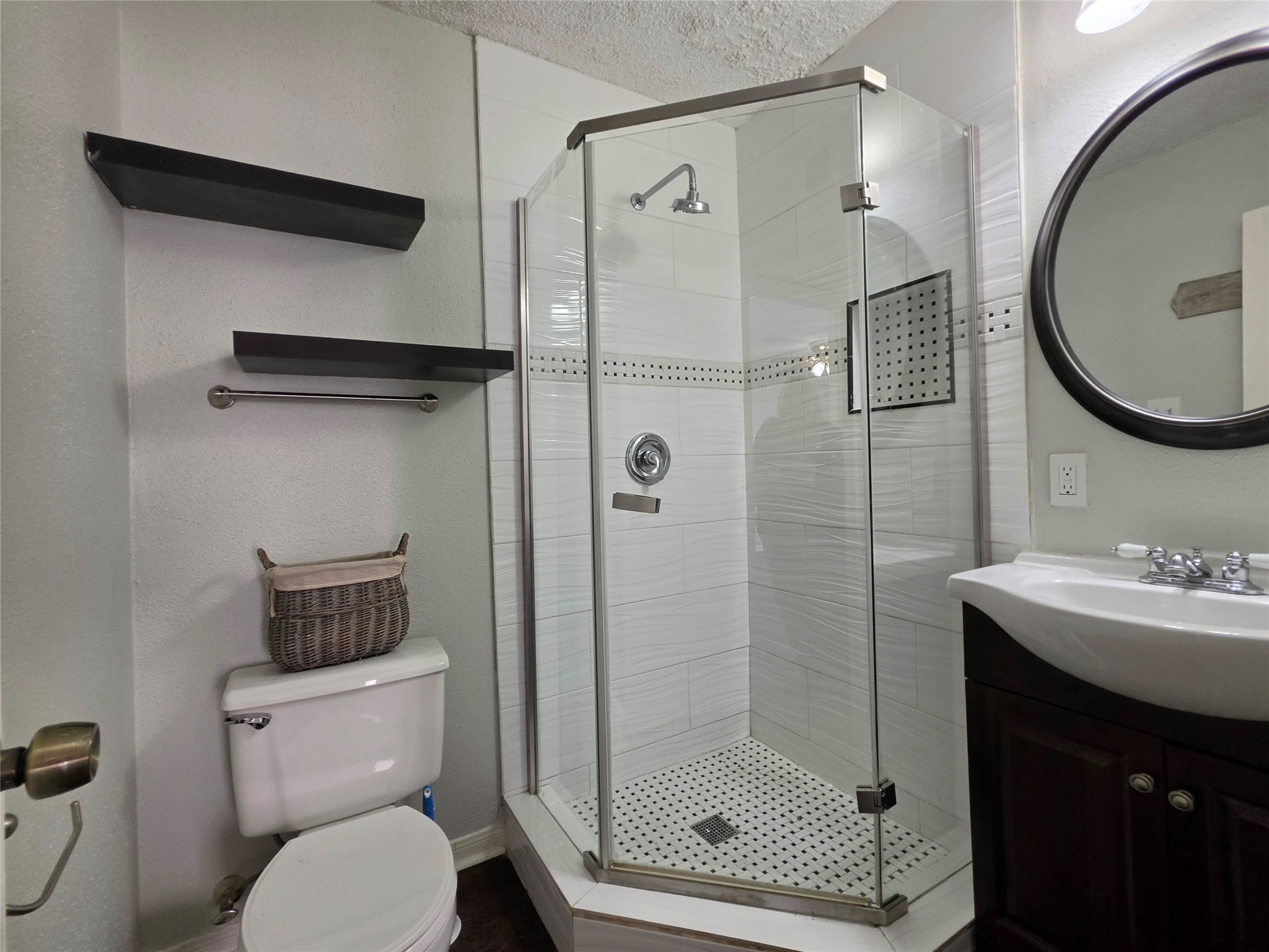 2nd Bathroom