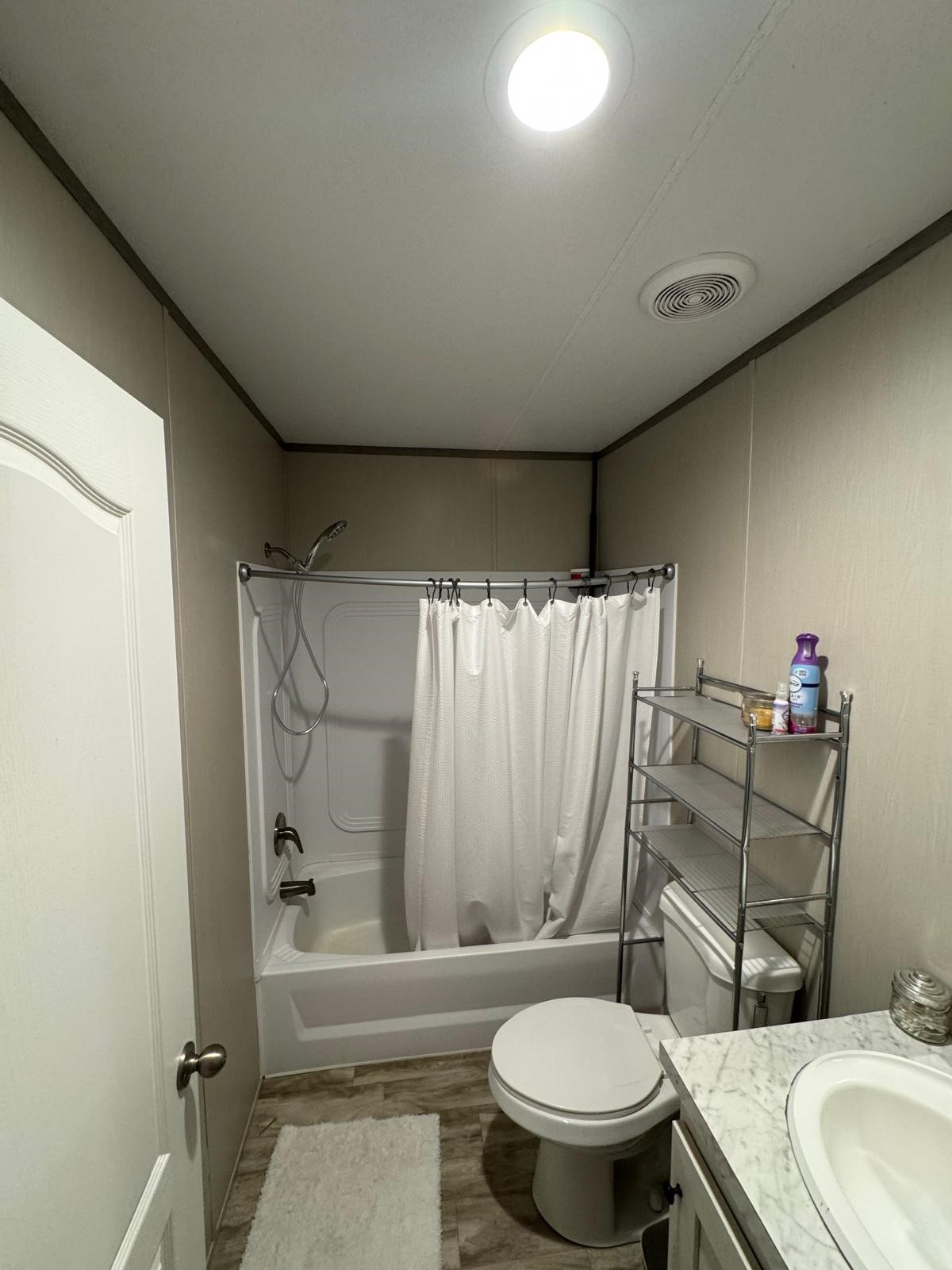 214 Gulf Street, Angleton, TX 77515