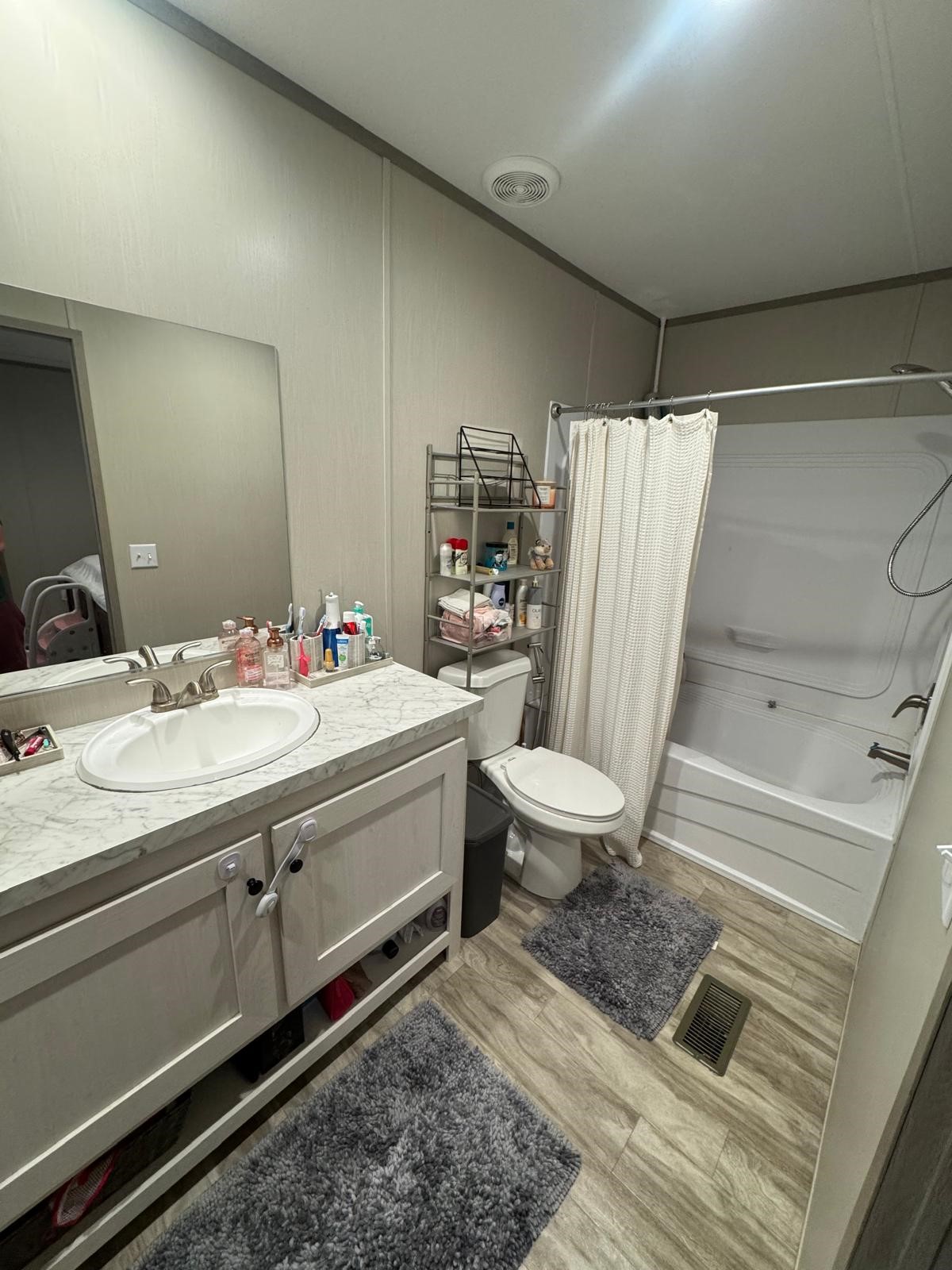 214 Gulf Street, Angleton, TX 77515