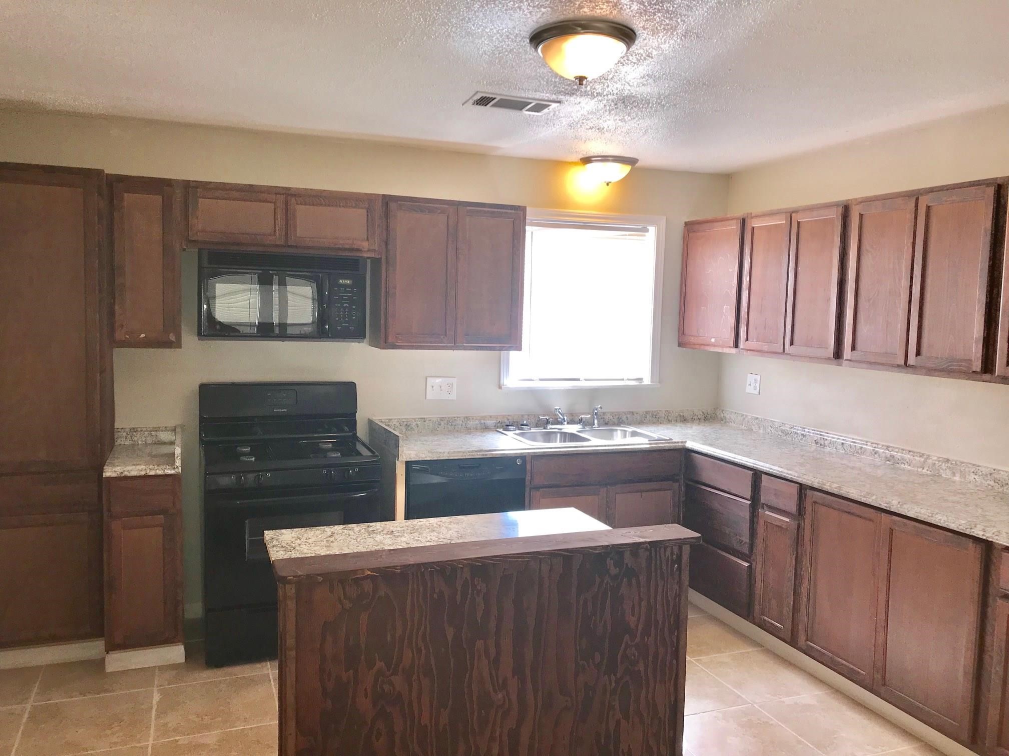 9118 Oak Knoll Lane, Houston, TX 77078 9118 Oak Knoll Lane, Houston, TX 77078