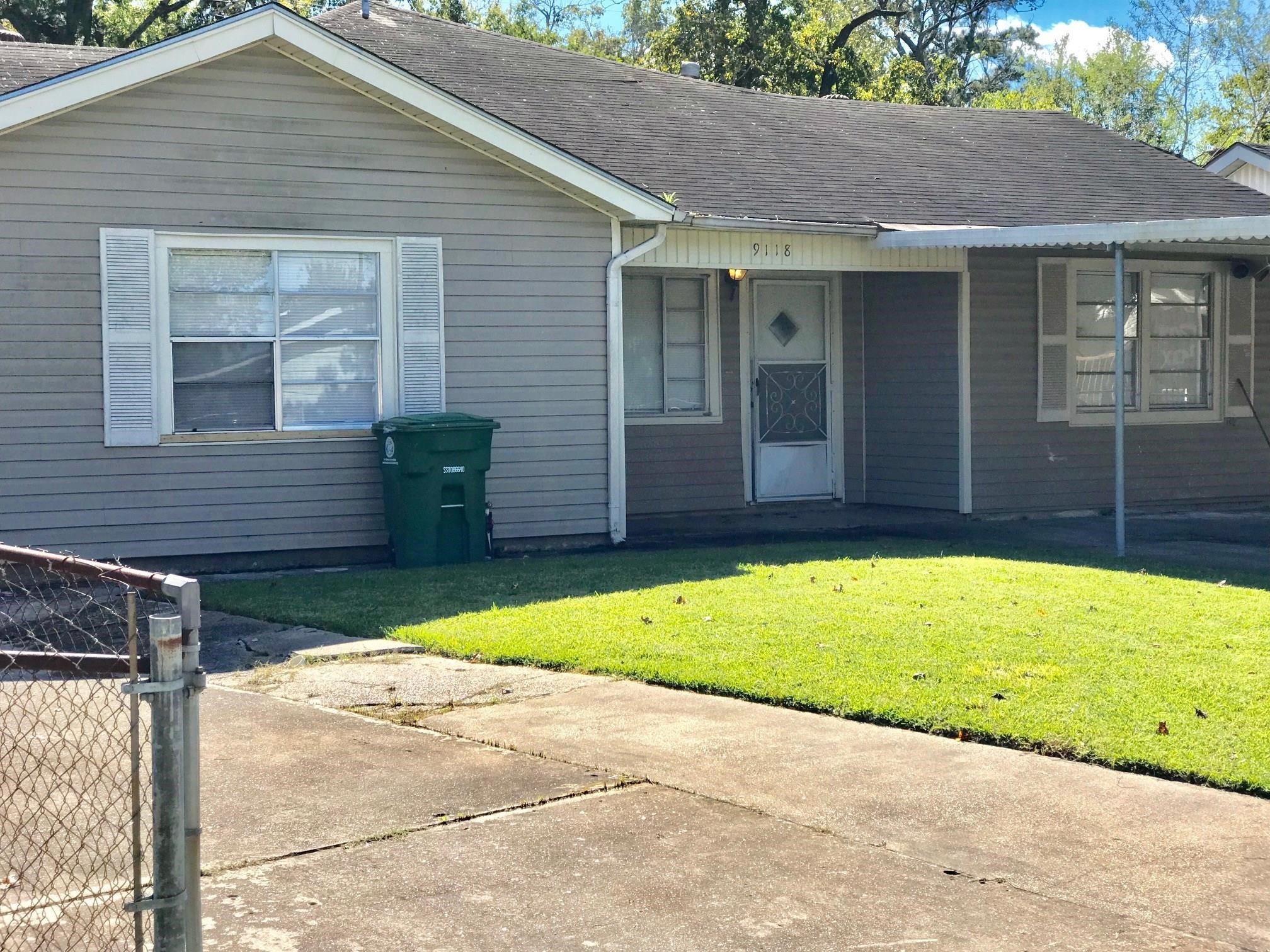 9118 Oak Knoll Lane, Houston, TX 77078