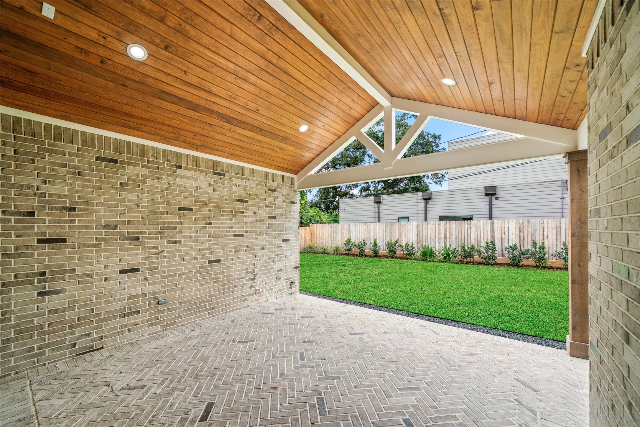 9621 Larston Street, Houston, TX 77055