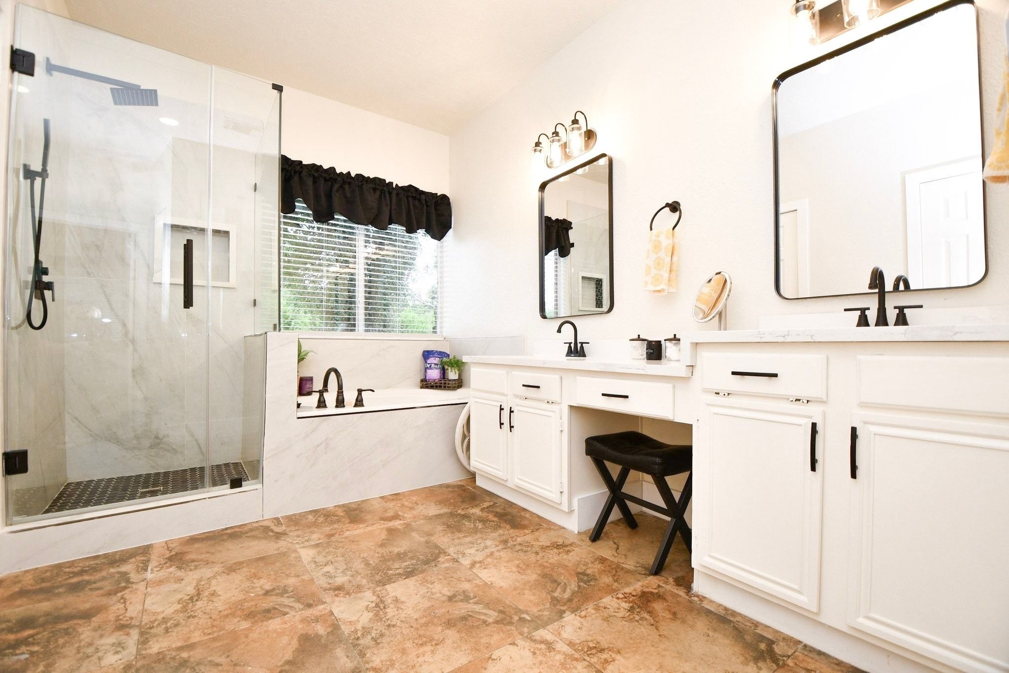 1120 Hidden Oaks Street, League City, TX 77573