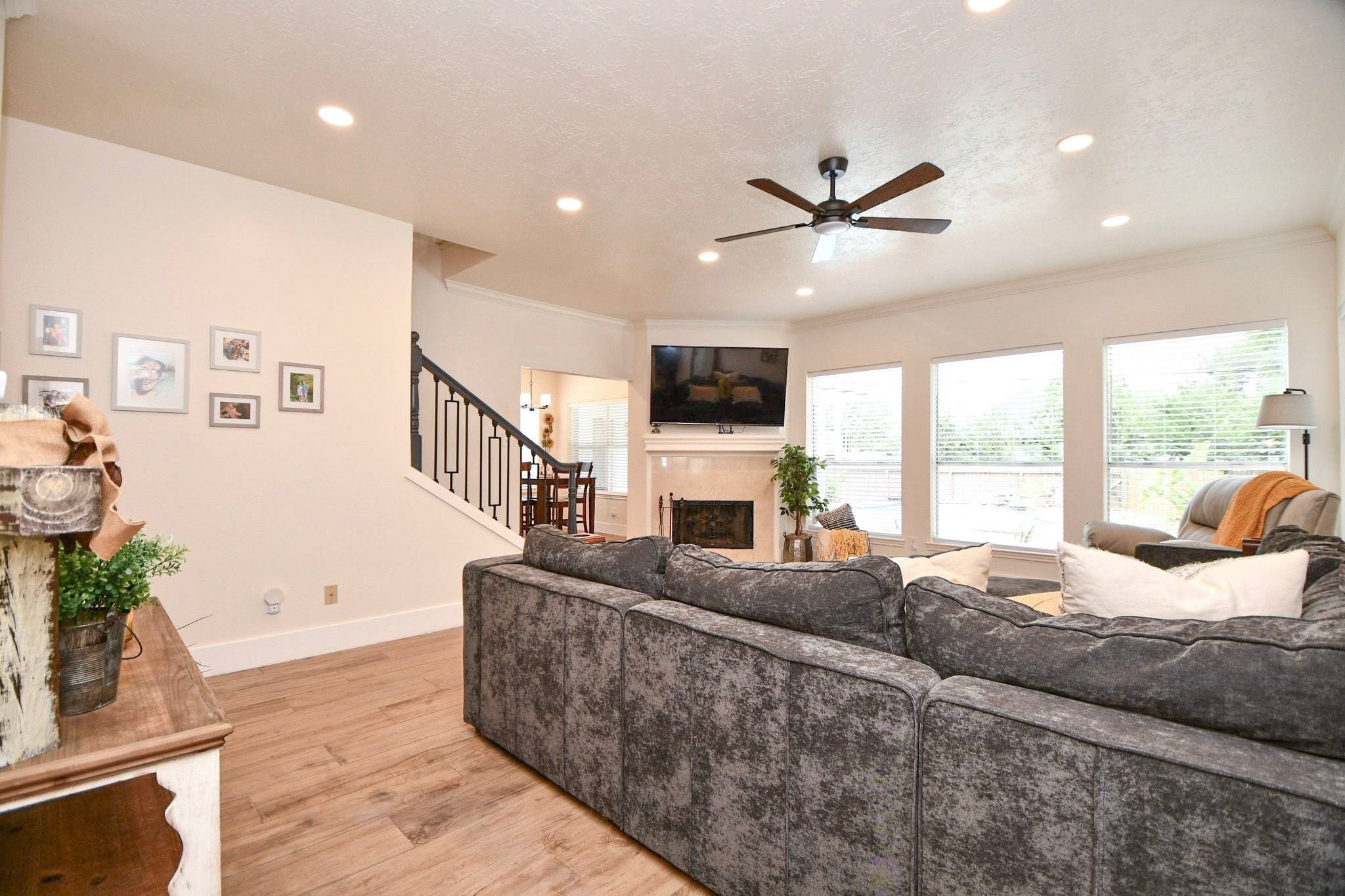 1120 Hidden Oaks Street, League City, TX 77573