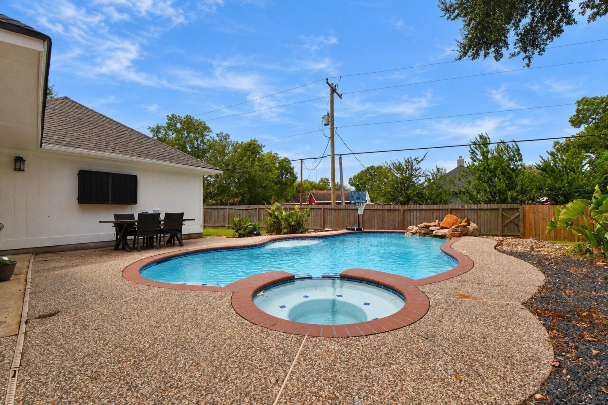 1120 Hidden Oaks Street, League City, TX 77573