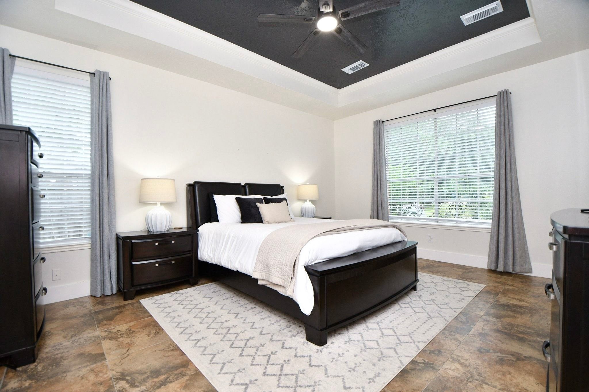 1120 Hidden Oaks Street, League City, TX 77573
