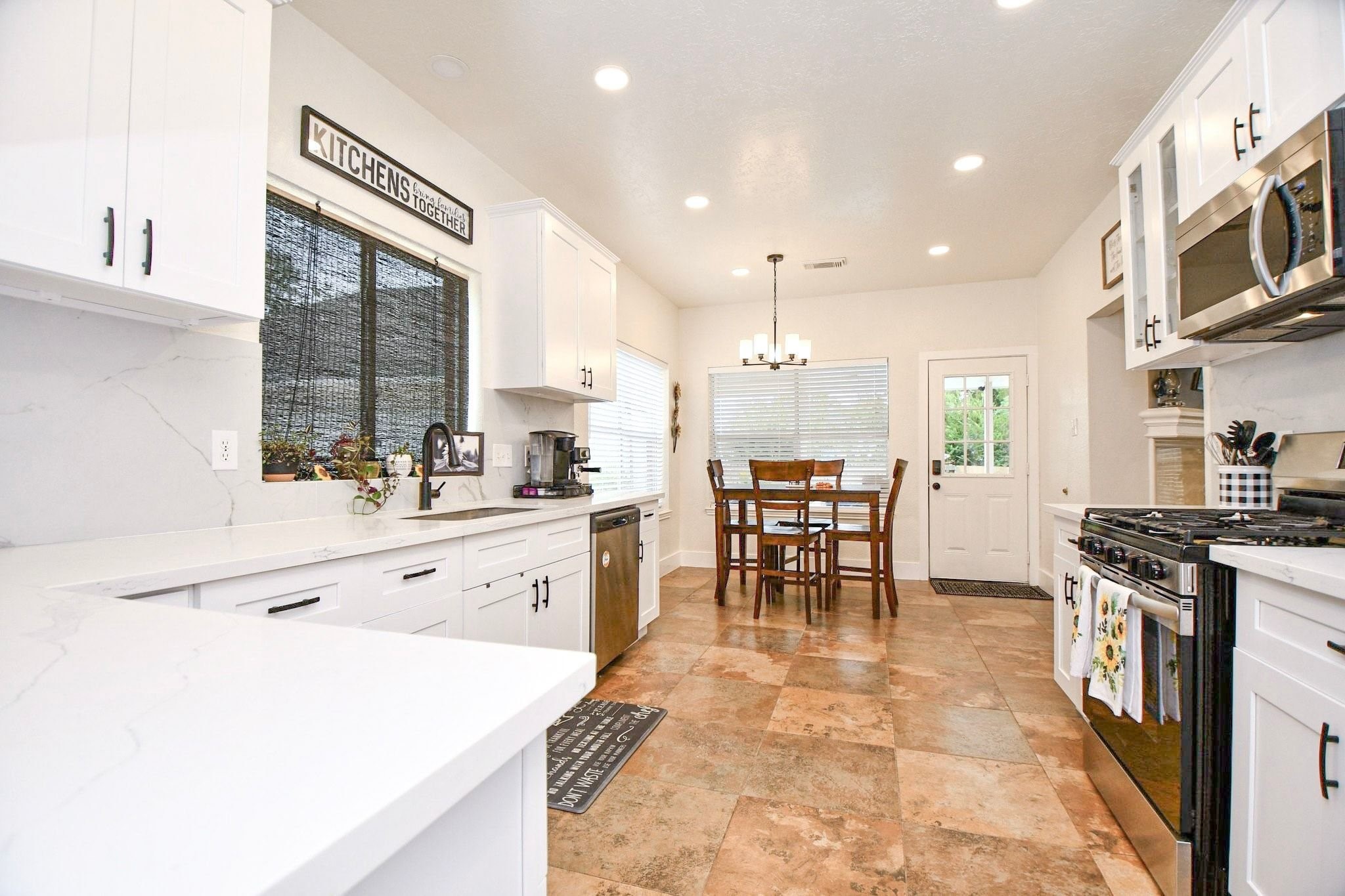 1120 Hidden Oaks Street, League City, TX 77573