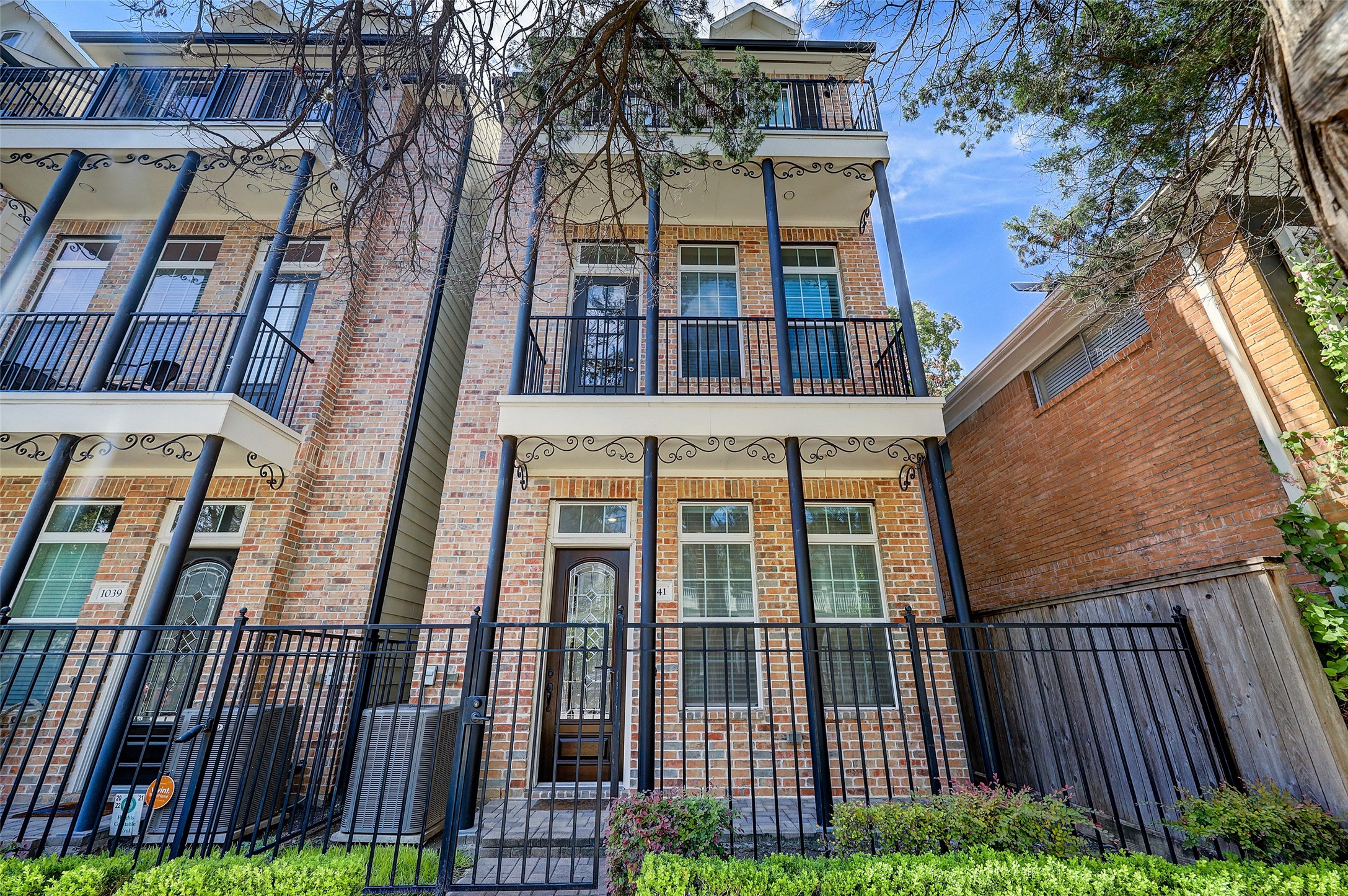 1041 Ashland Street, Houston, TX 77008
