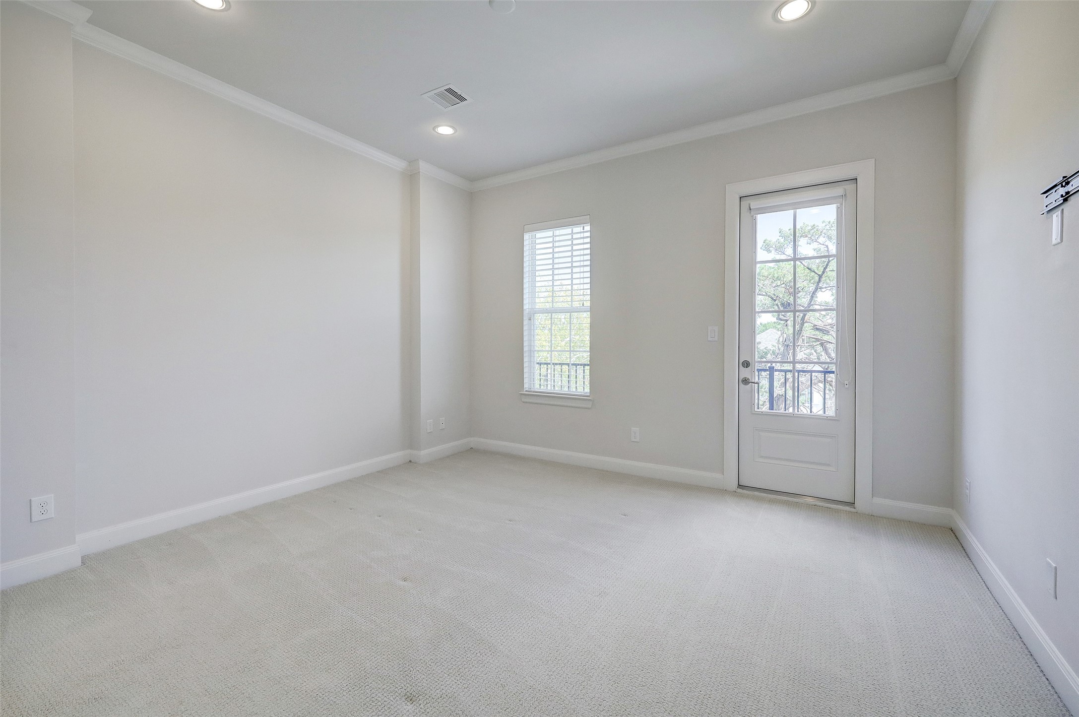 1041 Ashland Street, Houston, TX 77008