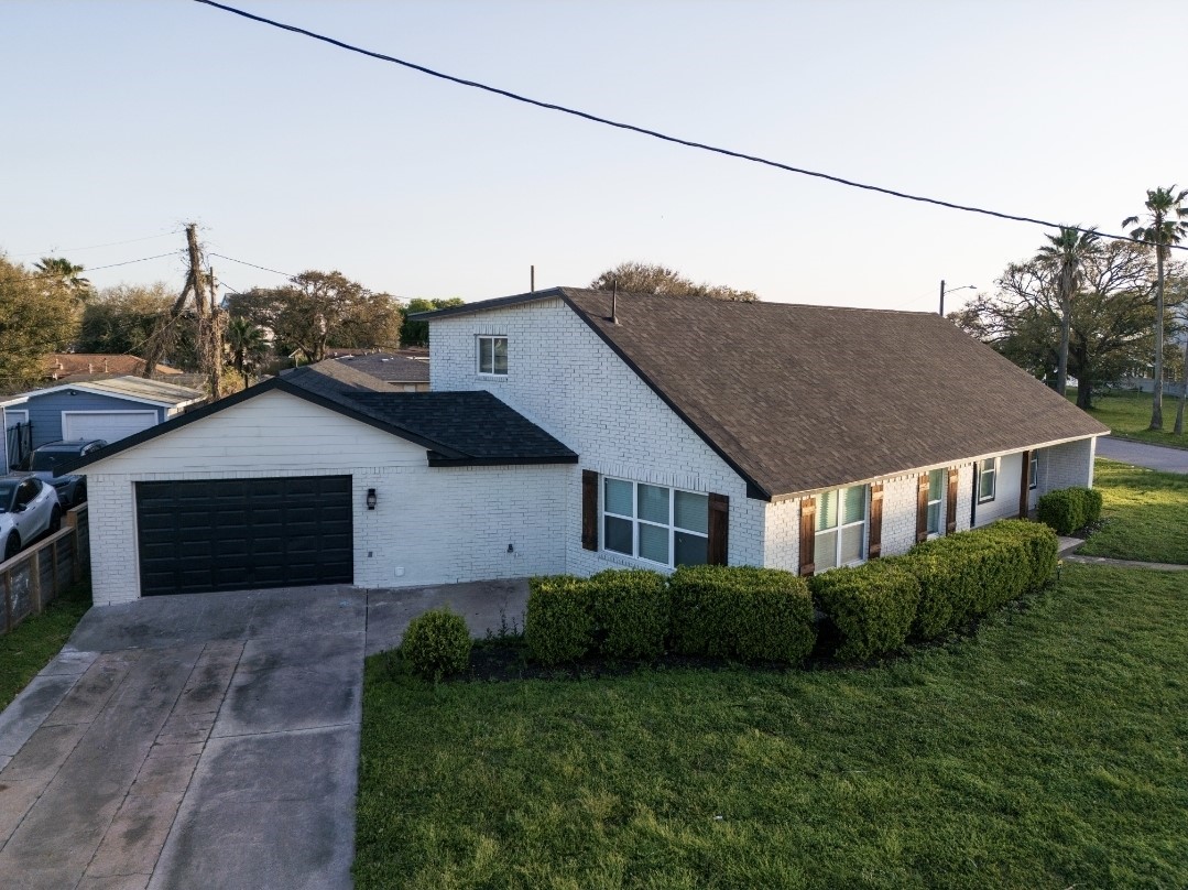 1402 Bayou Shore Drive, Galveston, TX 77551