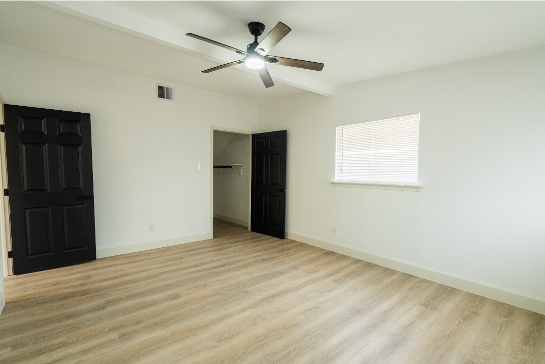 1402 Bayou Shore Drive, Galveston, TX 77551