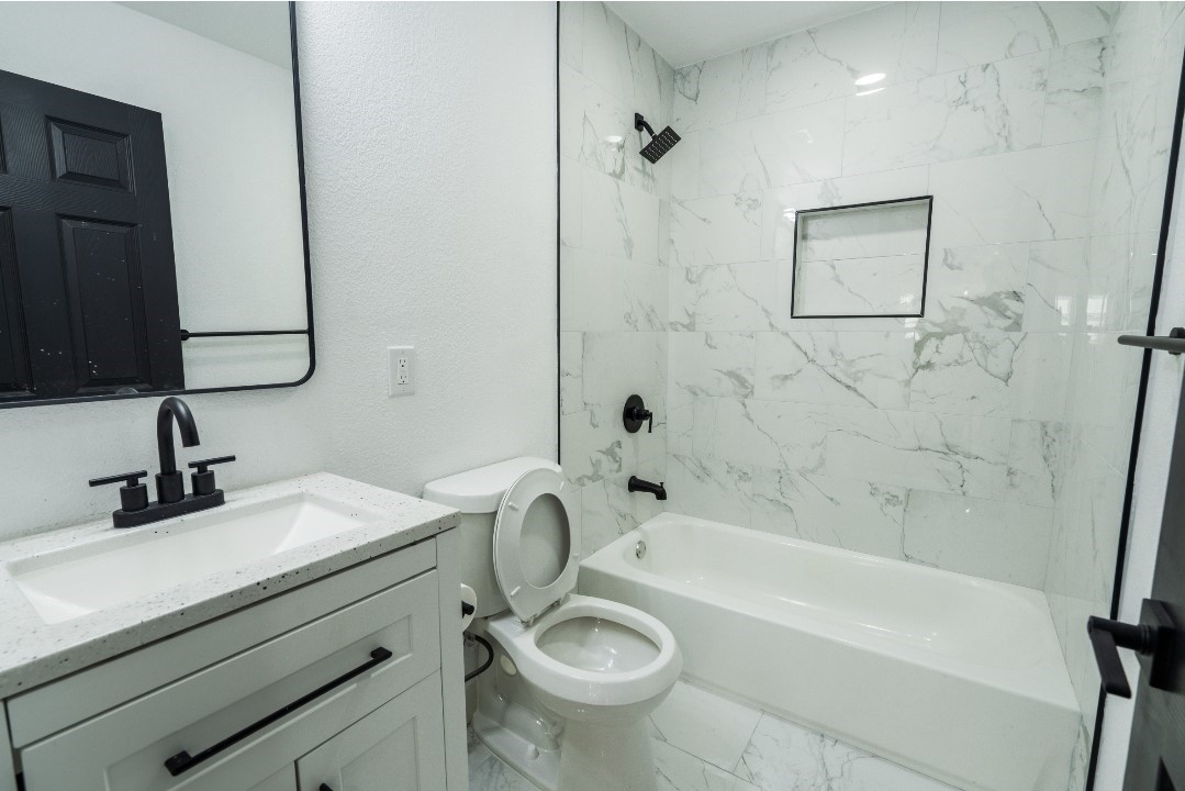 1402 Bayou Shore Drive, Galveston, TX 77551