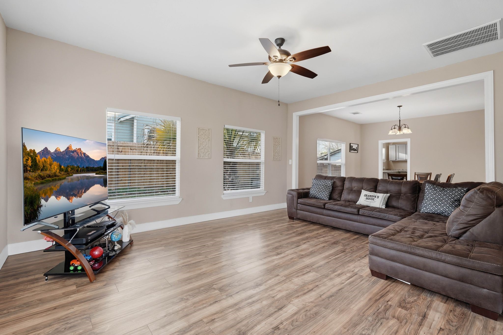 308 E Phillips Street, Conroe, TX 77301