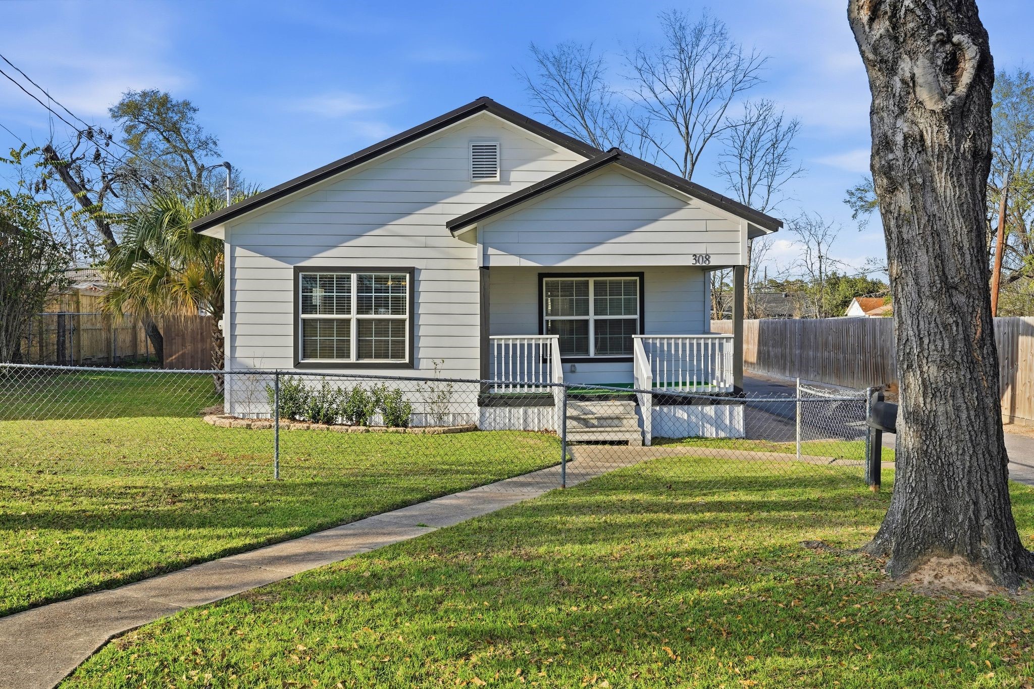 308 E Phillips Street, Conroe, TX 77301