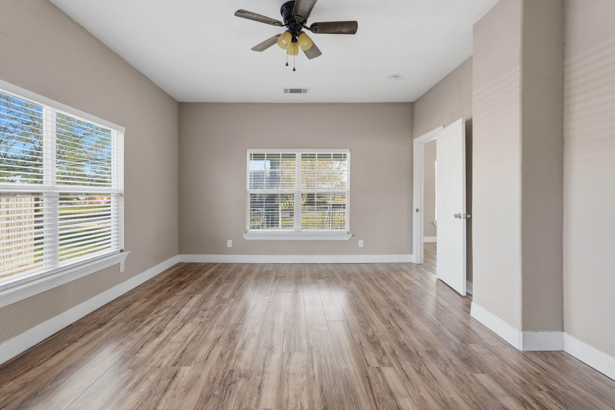 308 E Phillips Street, Conroe, TX 77301