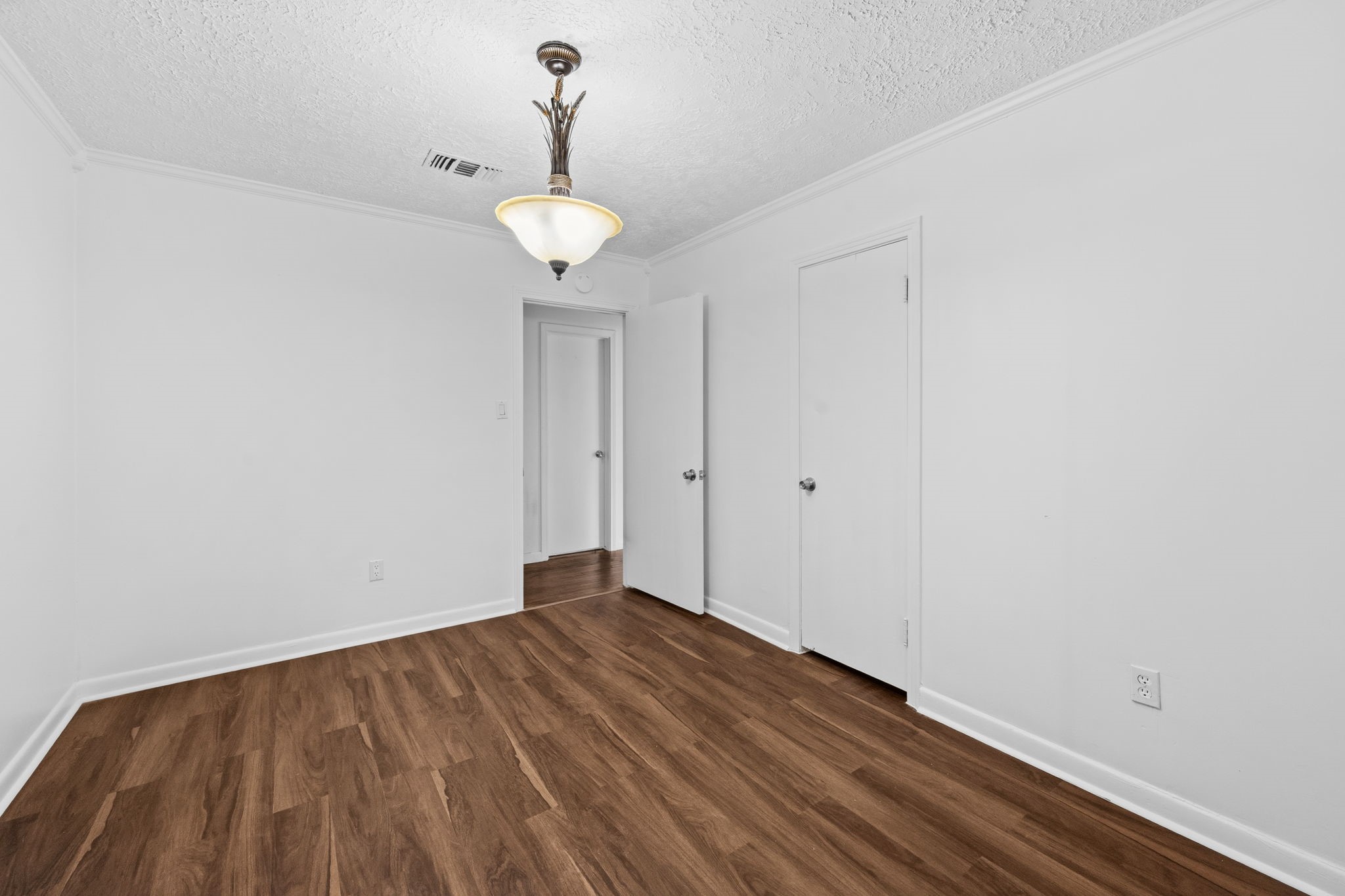 702 S Circle Drive, Baytown, TX 77520