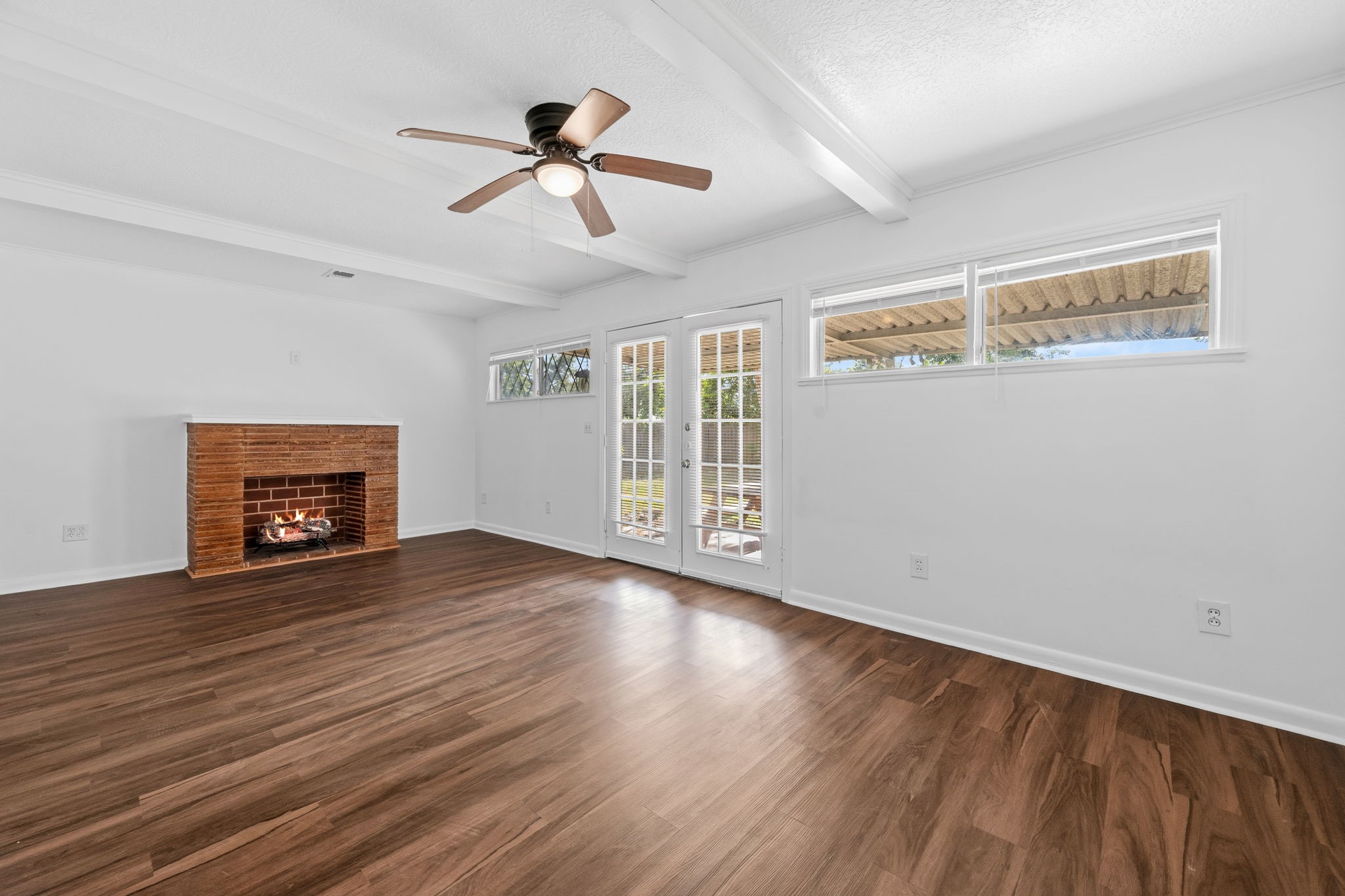 702 S Circle Drive, Baytown, TX 77520