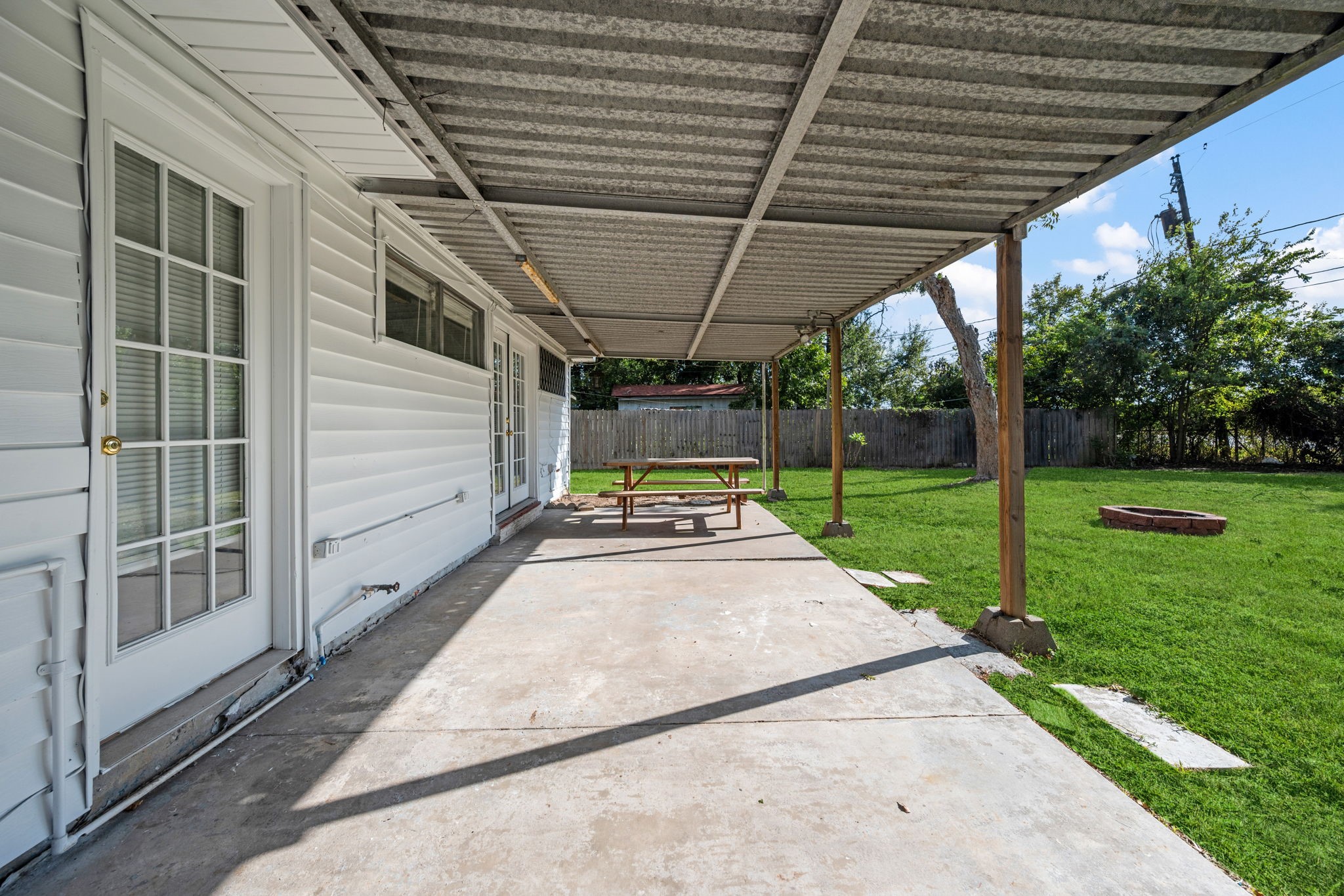 spacious covered back
