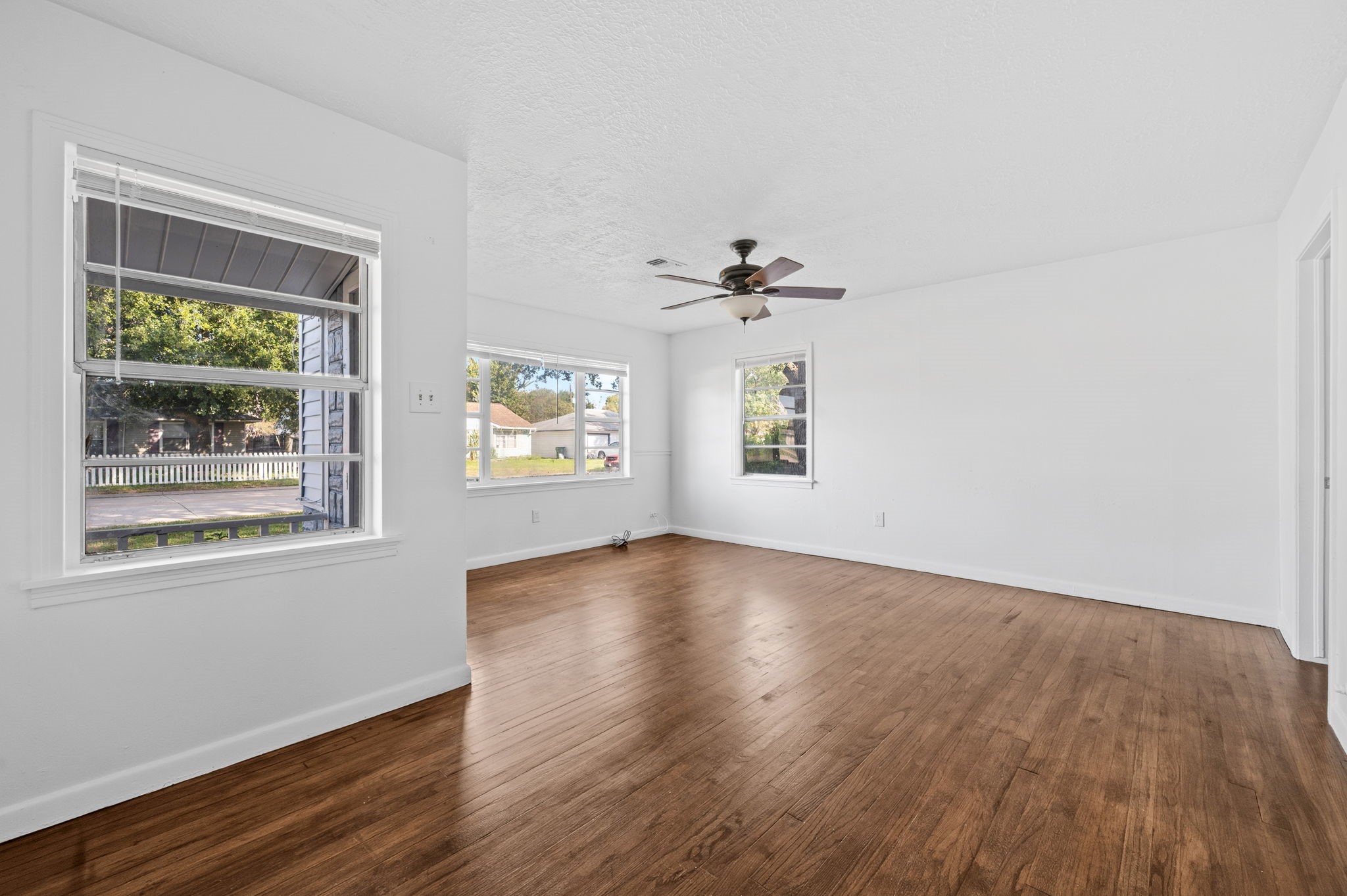 702 S Circle Drive, Baytown, TX 77520