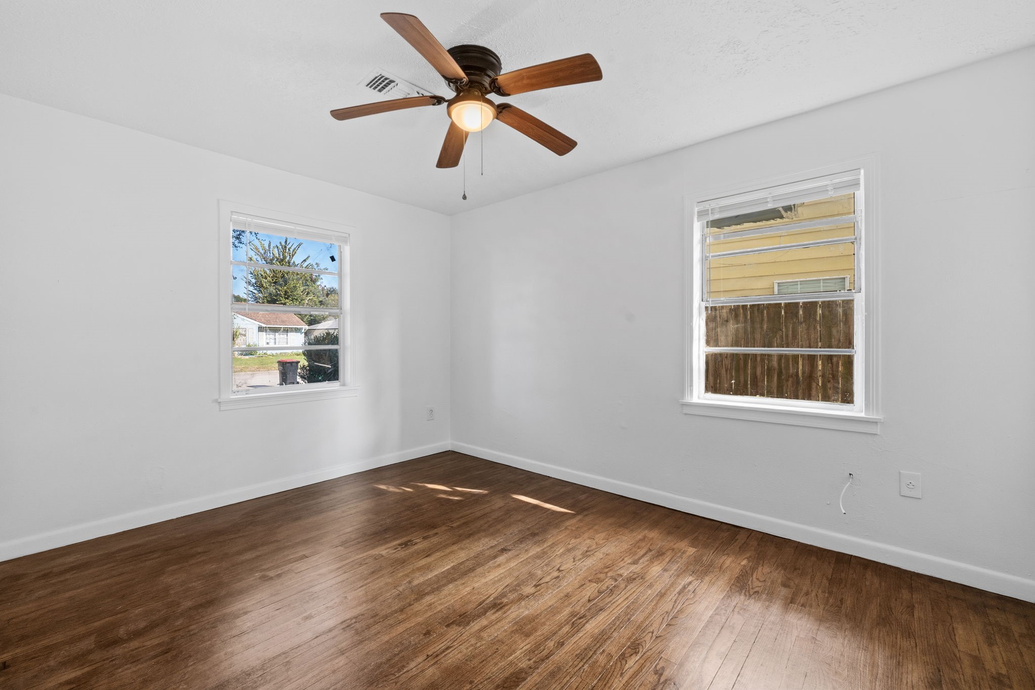 702 S Circle Drive, Baytown, TX 77520
