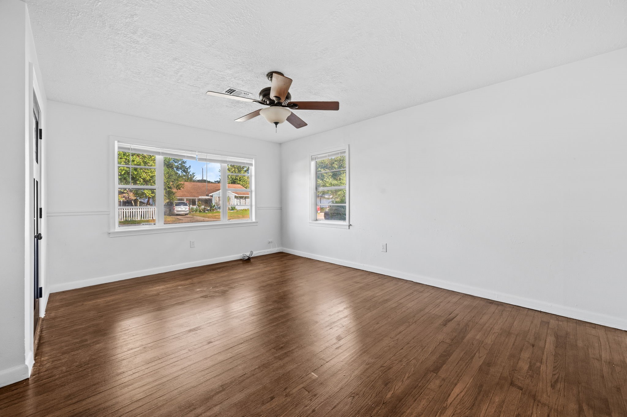 702 S Circle Drive, Baytown, TX 77520