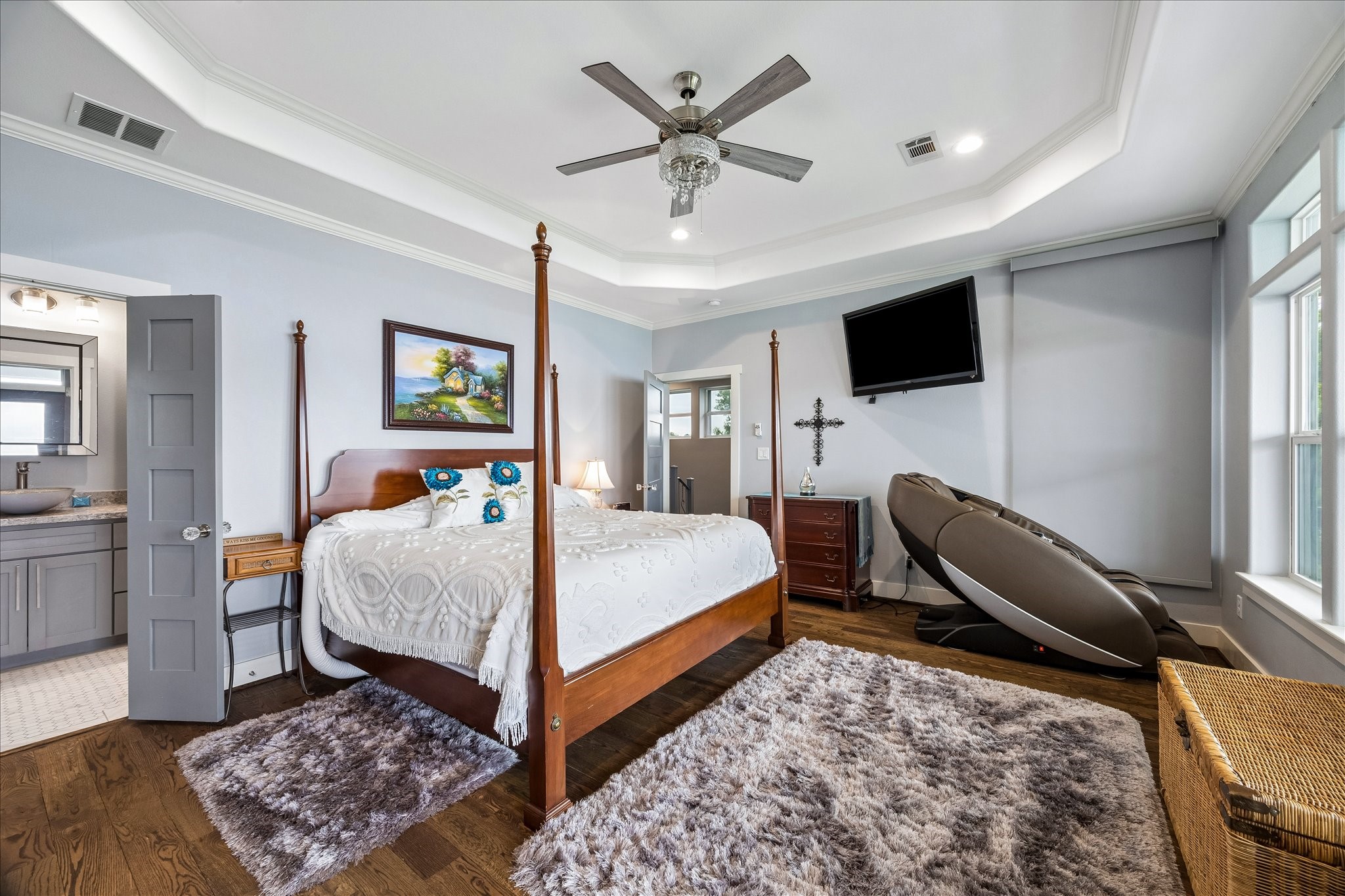Primary bedroom