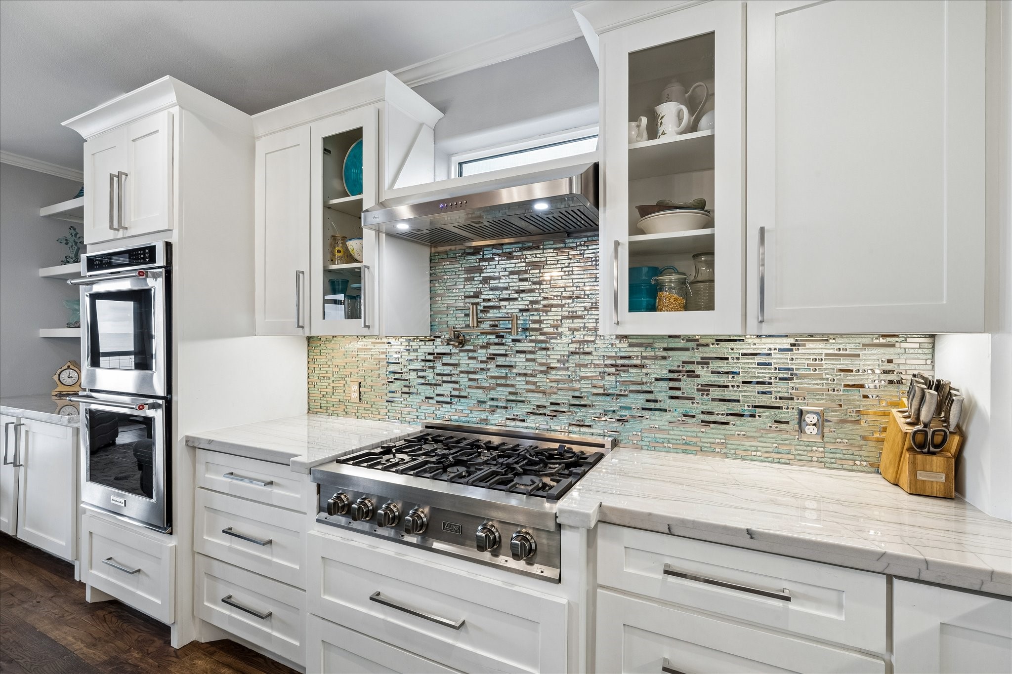 Double oven and gas cooktop