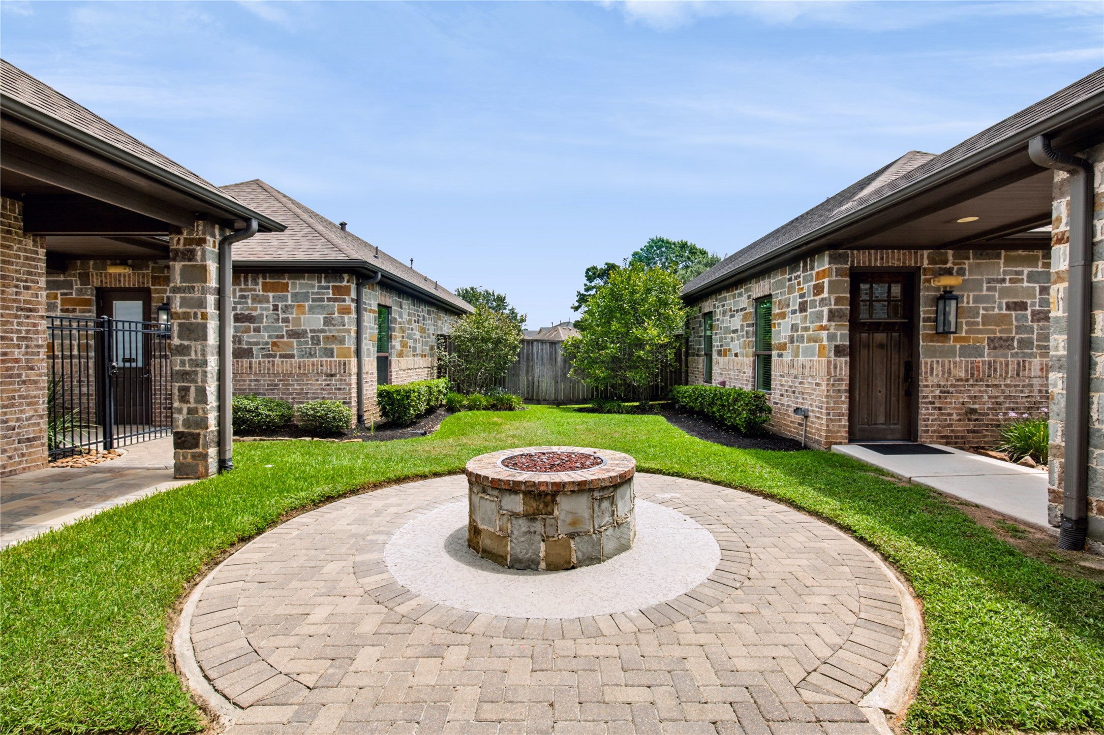 32400 SH 249, Pinehurst, TX 77362