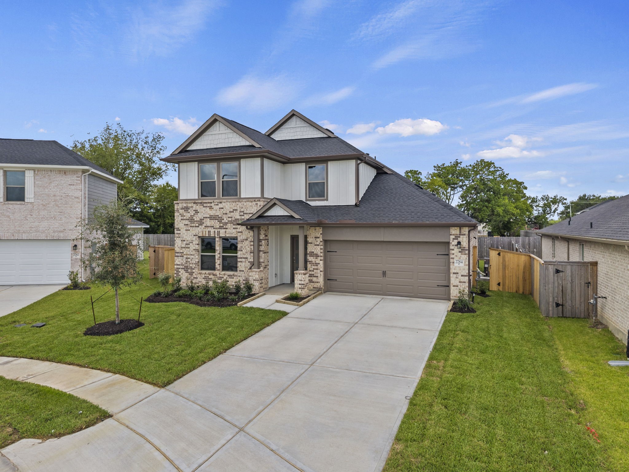 2784 Portugal Laurel Drive, Alvin, TX 77511