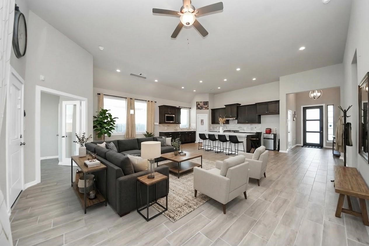 [Virtual Staged] Spacious bedroom
