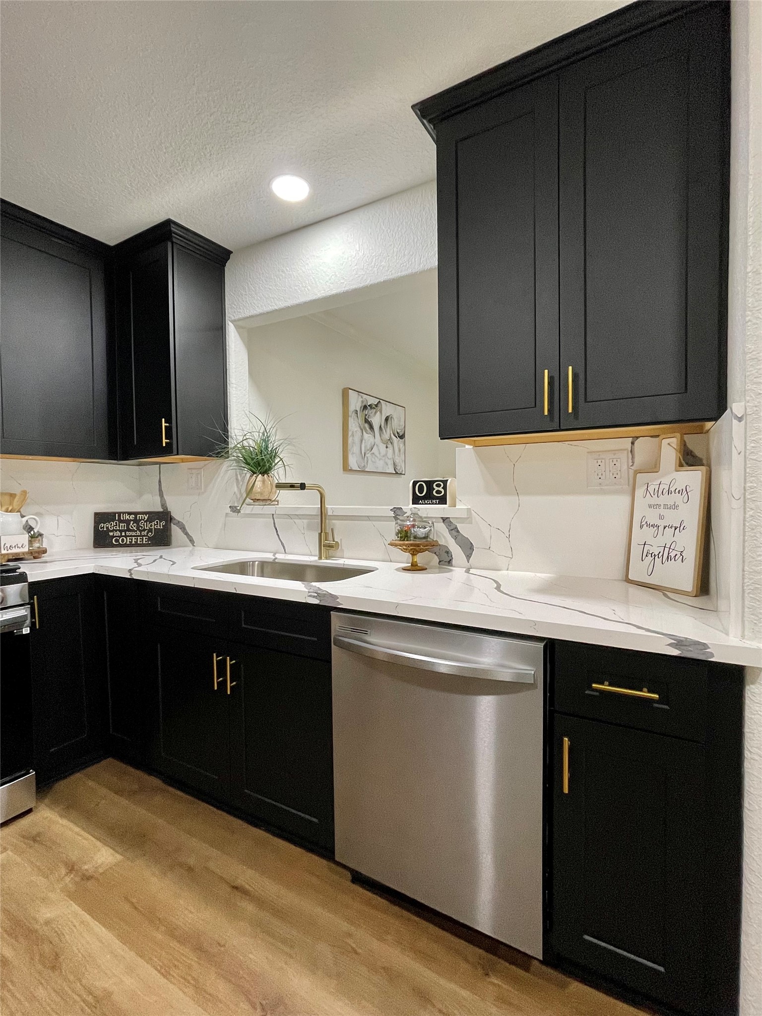 Elegant cabinetry with soft close drawers and cabinets.