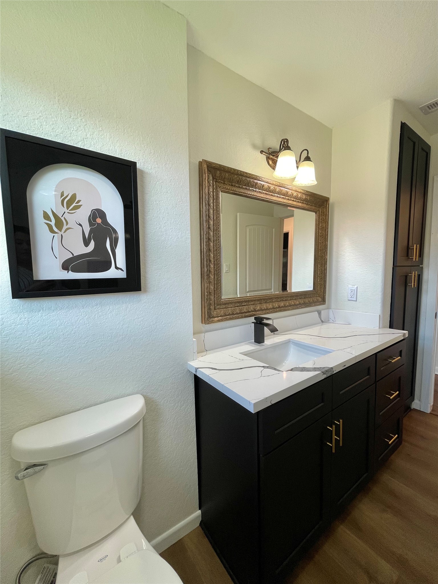 417 Jasmine Street, Lake Jackson, TX 77566