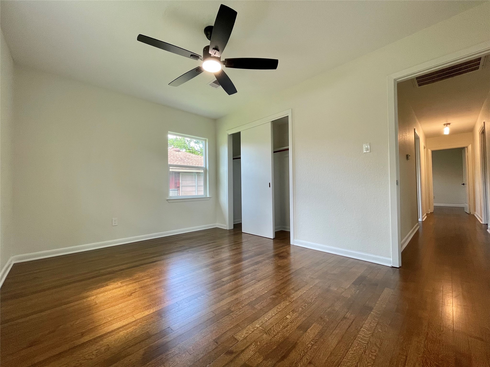 417 Jasmine Street, Lake Jackson, TX 77566