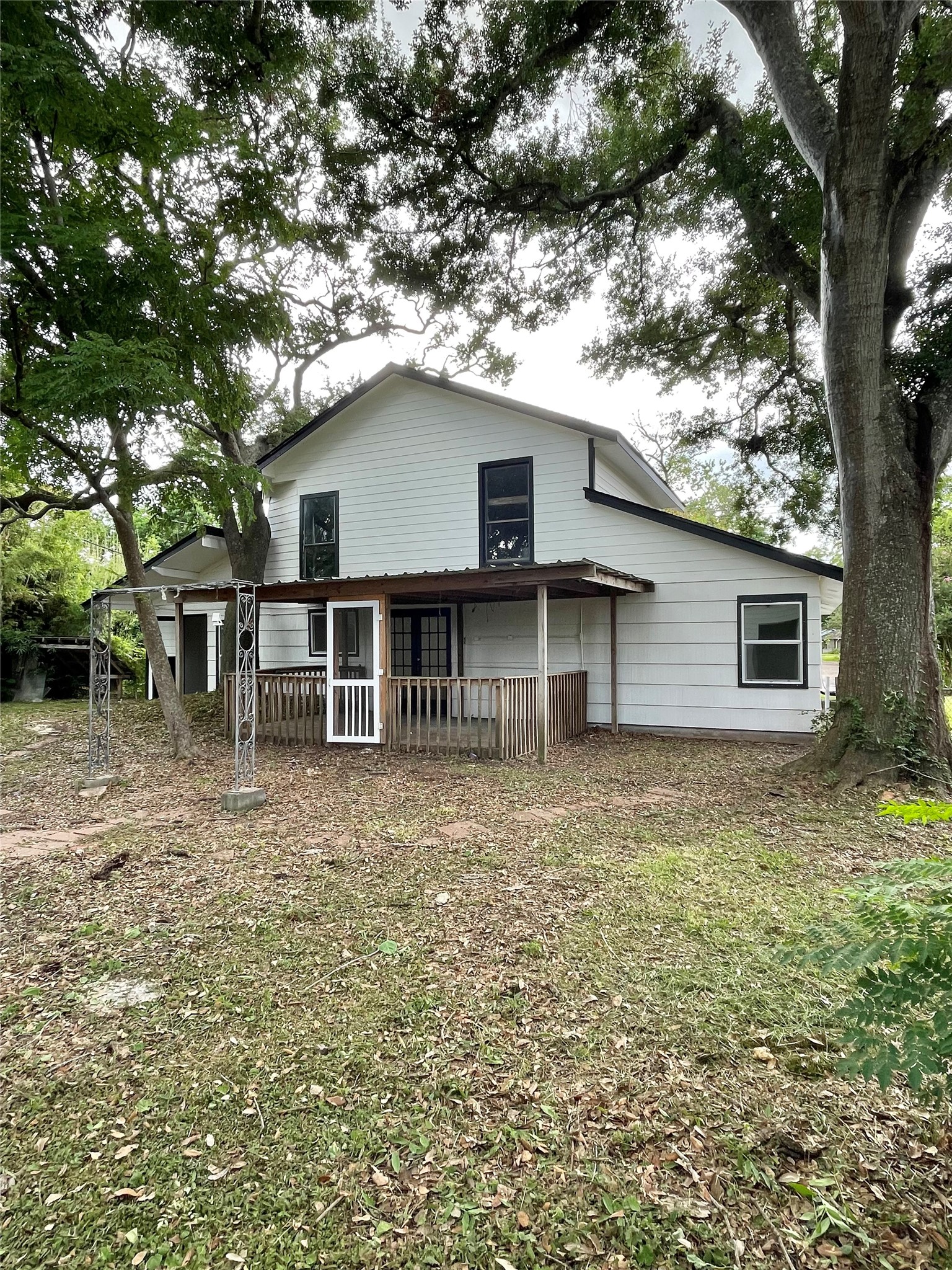 417 Jasmine Street, Lake Jackson, TX 77566
