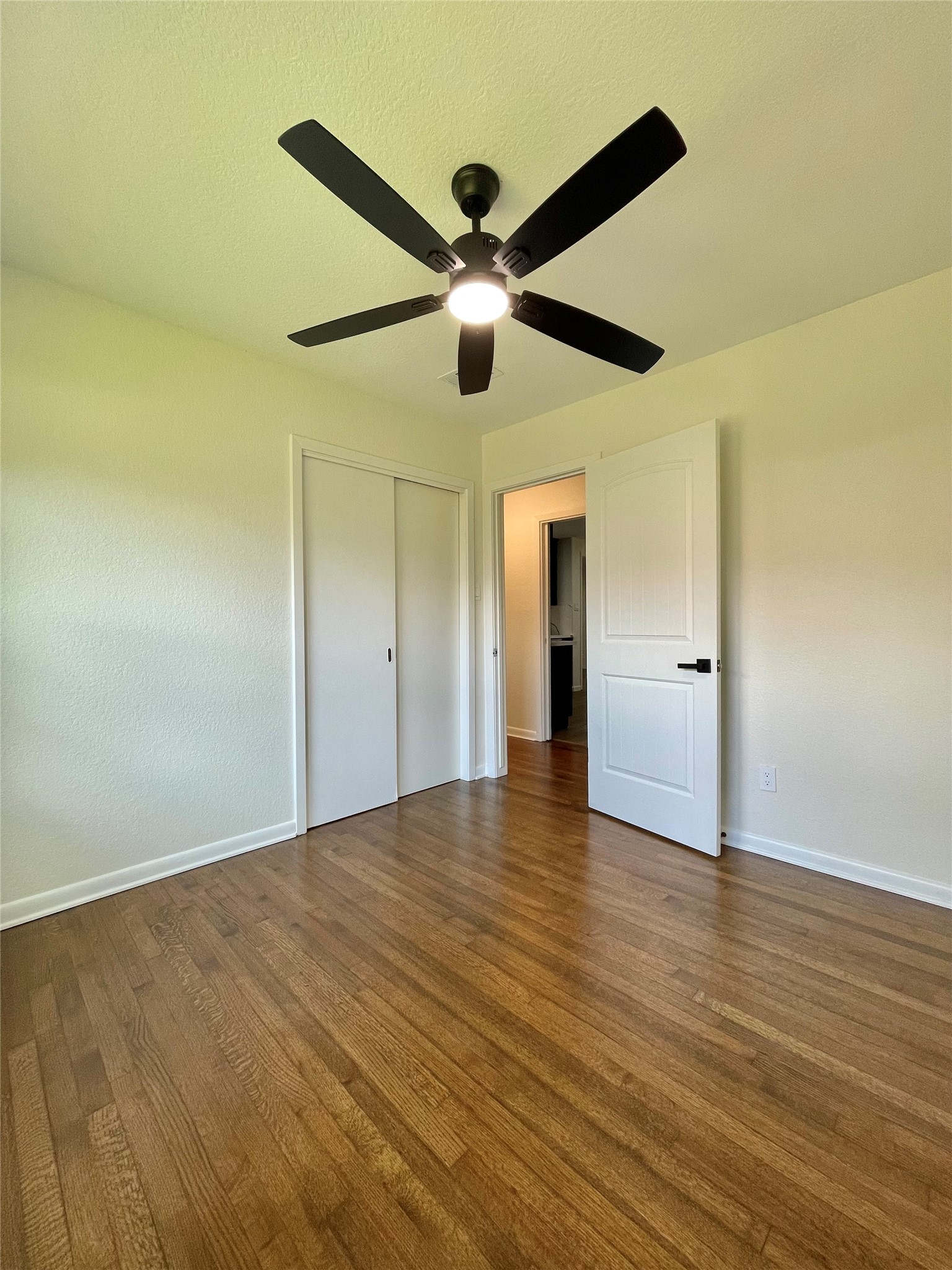 417 Jasmine Street, Lake Jackson, TX 77566