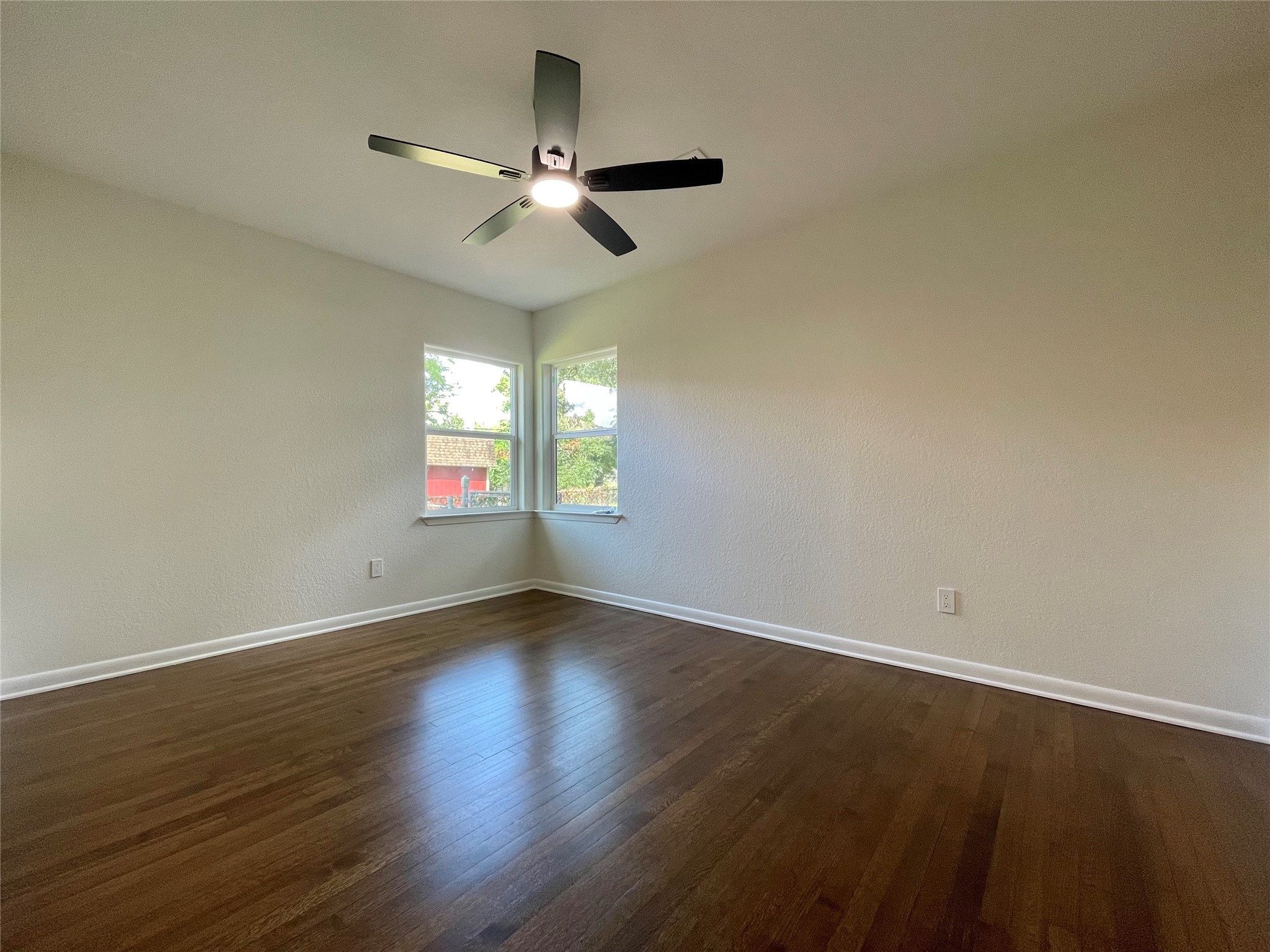 417 Jasmine Street, Lake Jackson, TX 77566