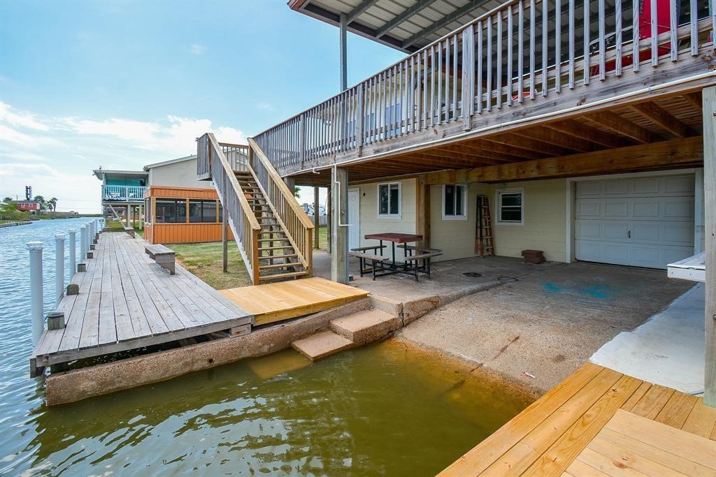 private boat dock